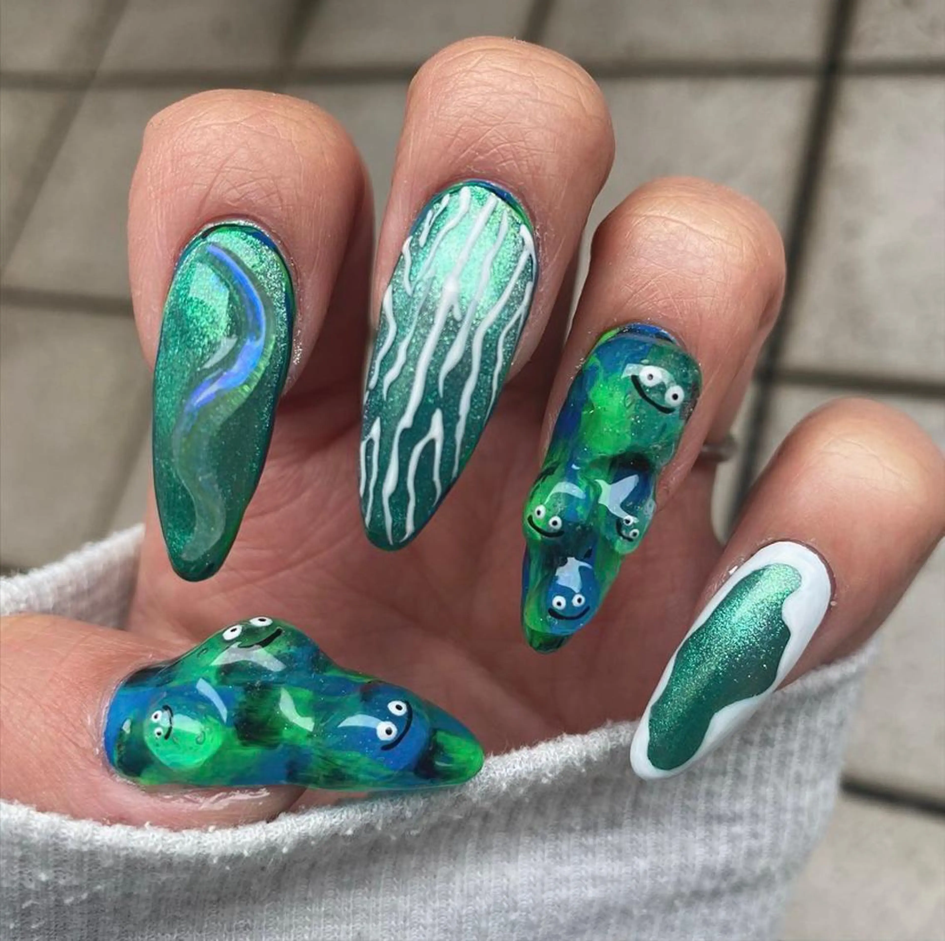 ネイル フレンチネイル ジェルネイル グラデーション グリーン キラキラネイル 💅Perfect Wink RUI🌈のネイルデザイン