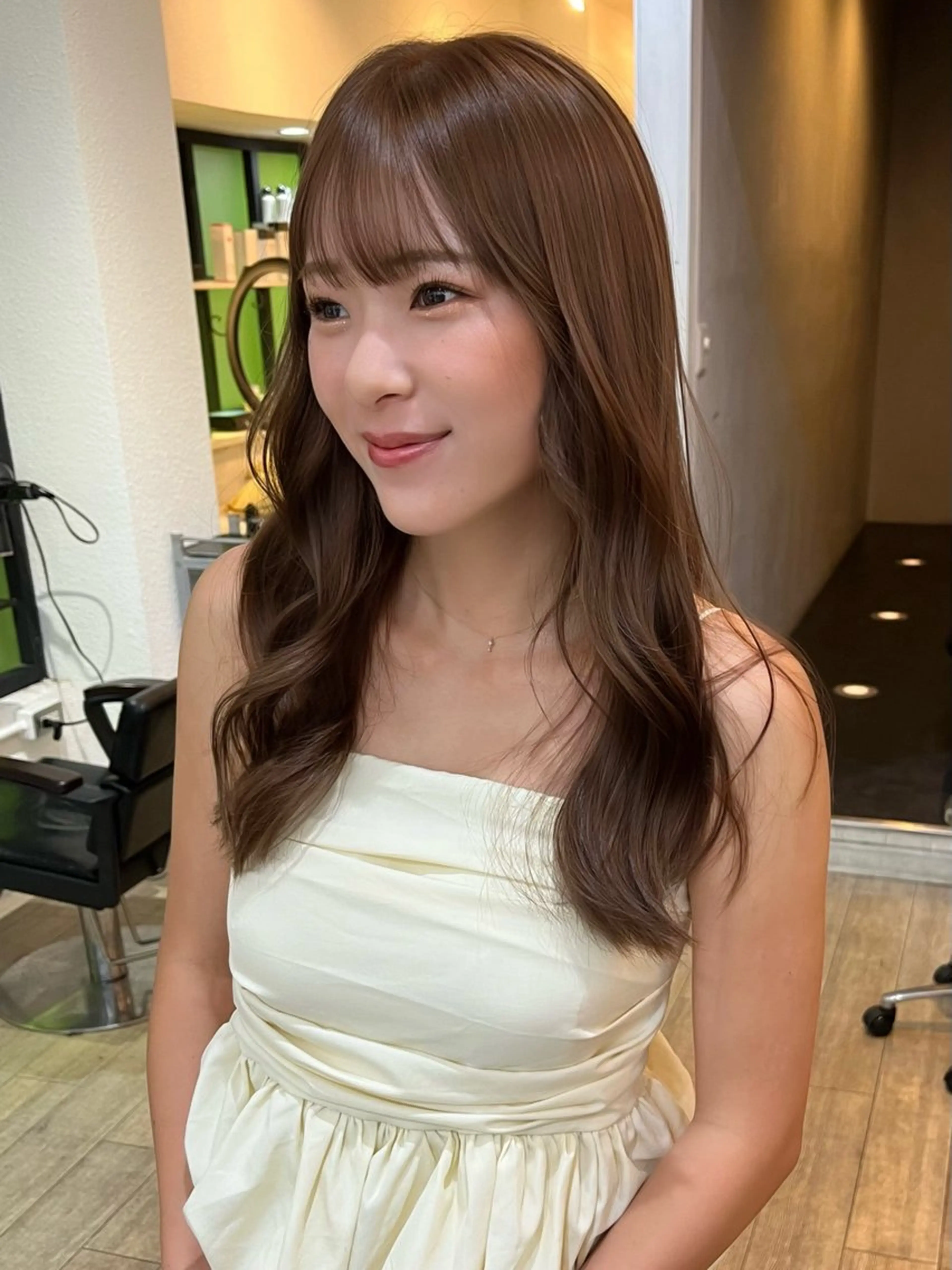 セミロング 顔まわりレイヤー 顔周りカット 髪質改善 ヨシンモリ 韓国風ヘア 💚色落ちまで可愛い 髪質改善カラーゆうまのヘアスタイル