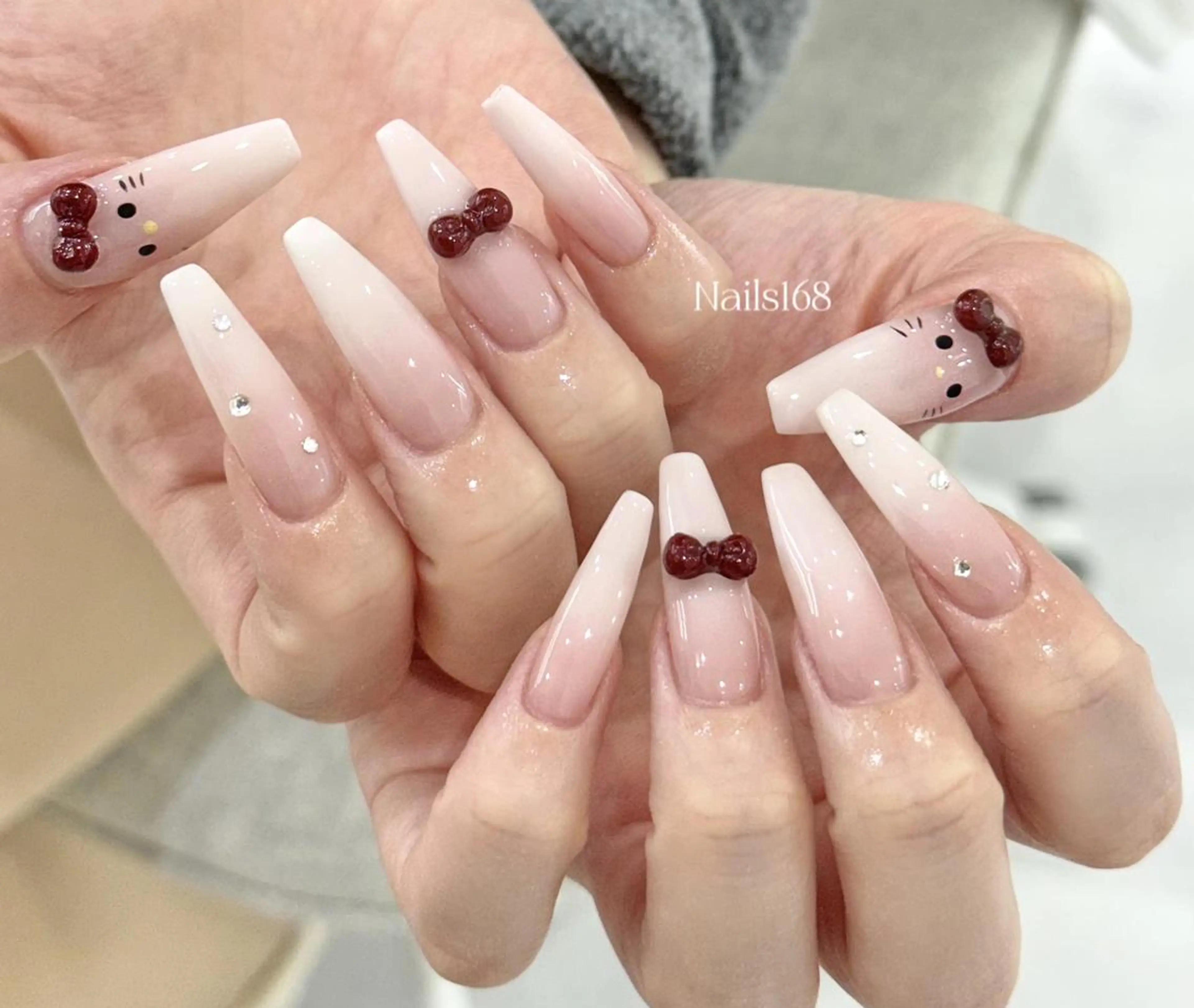 ネイル アートネイル オーロラネイル ブルー チークネイル フットネイル NAILS 168 新大久保店のネイルデザイン