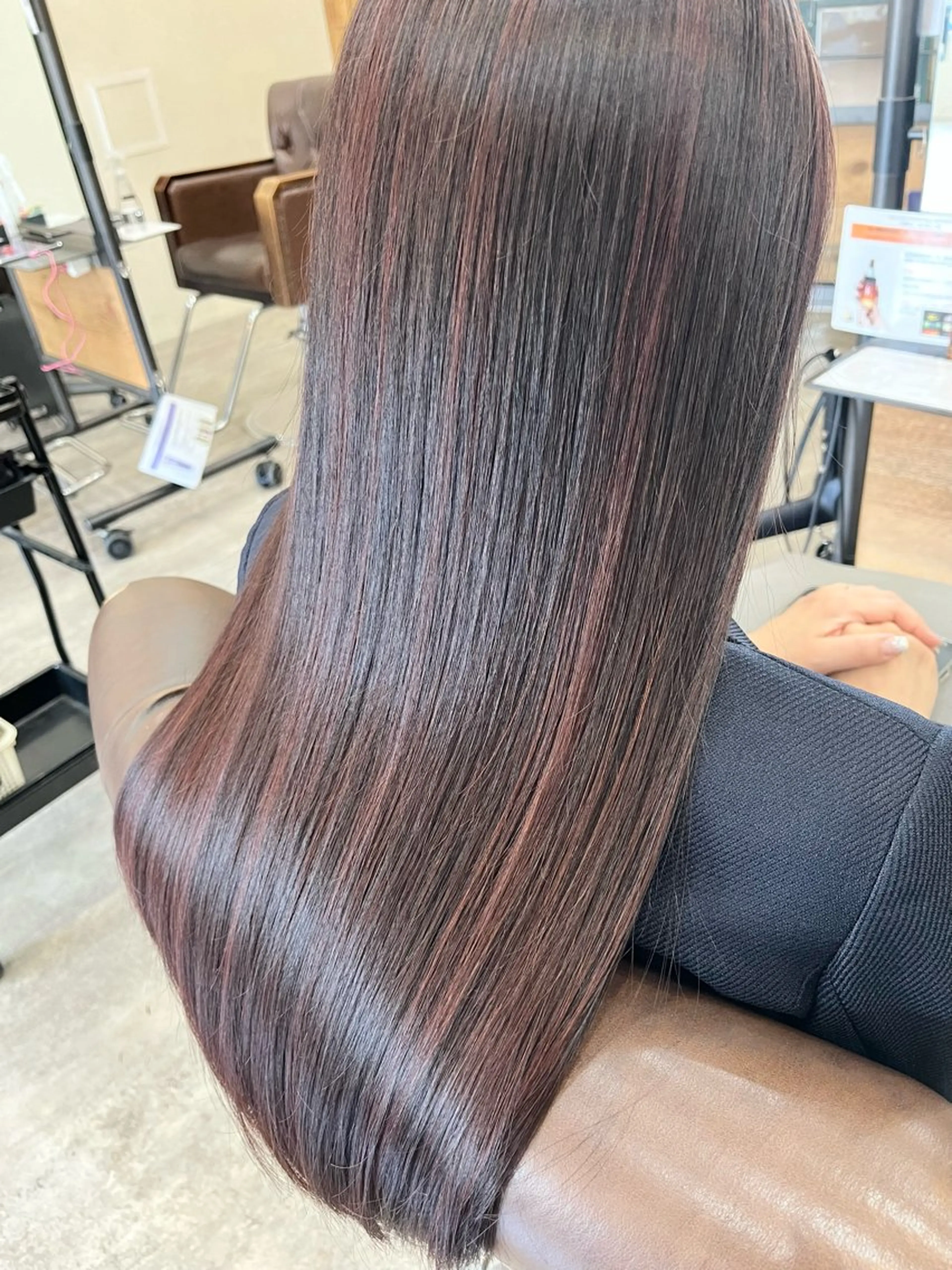 ロング カラー カット ヘアカラー トリートメント 艶髪矯正/髪質改善 カイトのヘアスタイル
