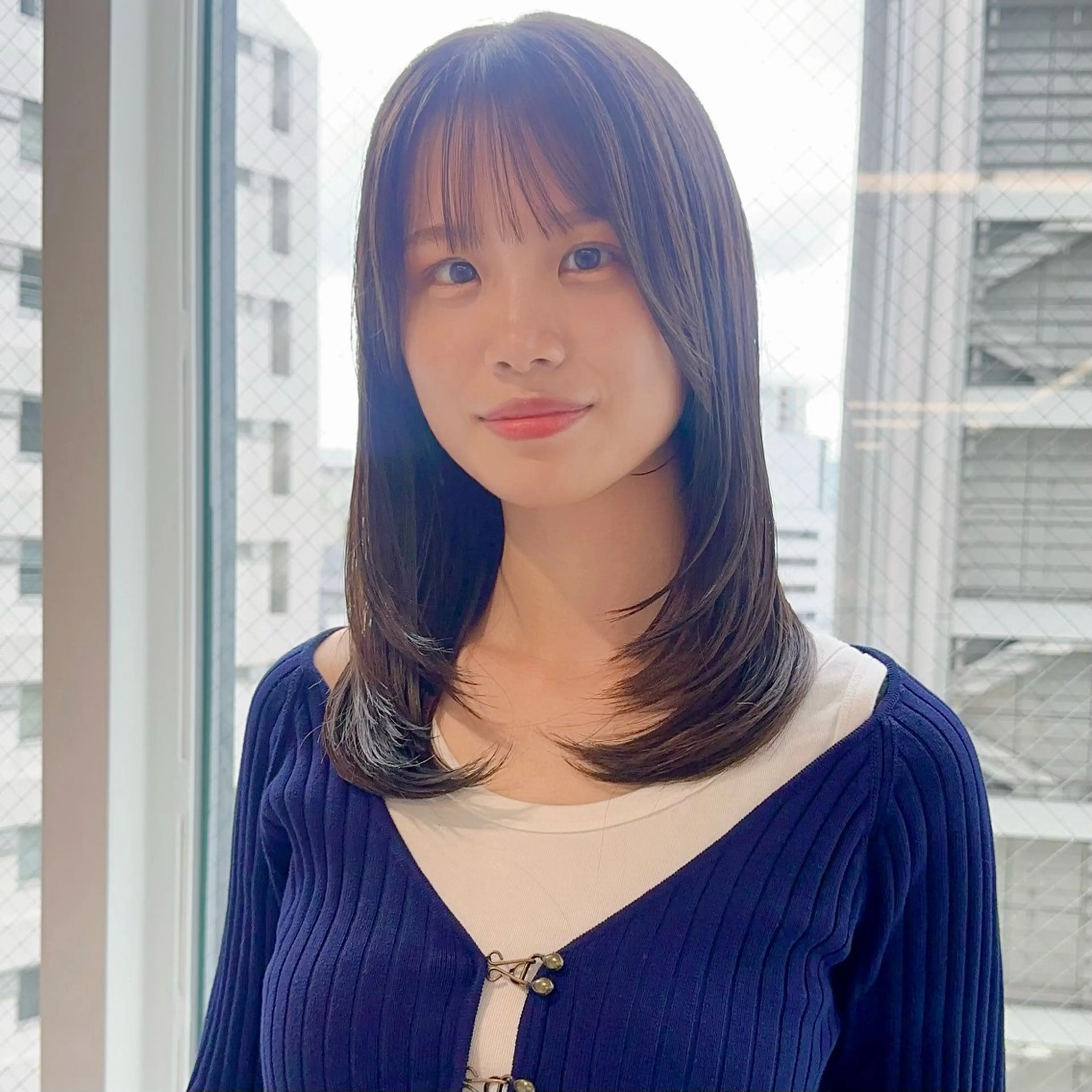 ミディアム カラー カット ヘアカラー トリートメント ブリーチなし/レイヤ ー特化🌈Tommyのヘアスタイル