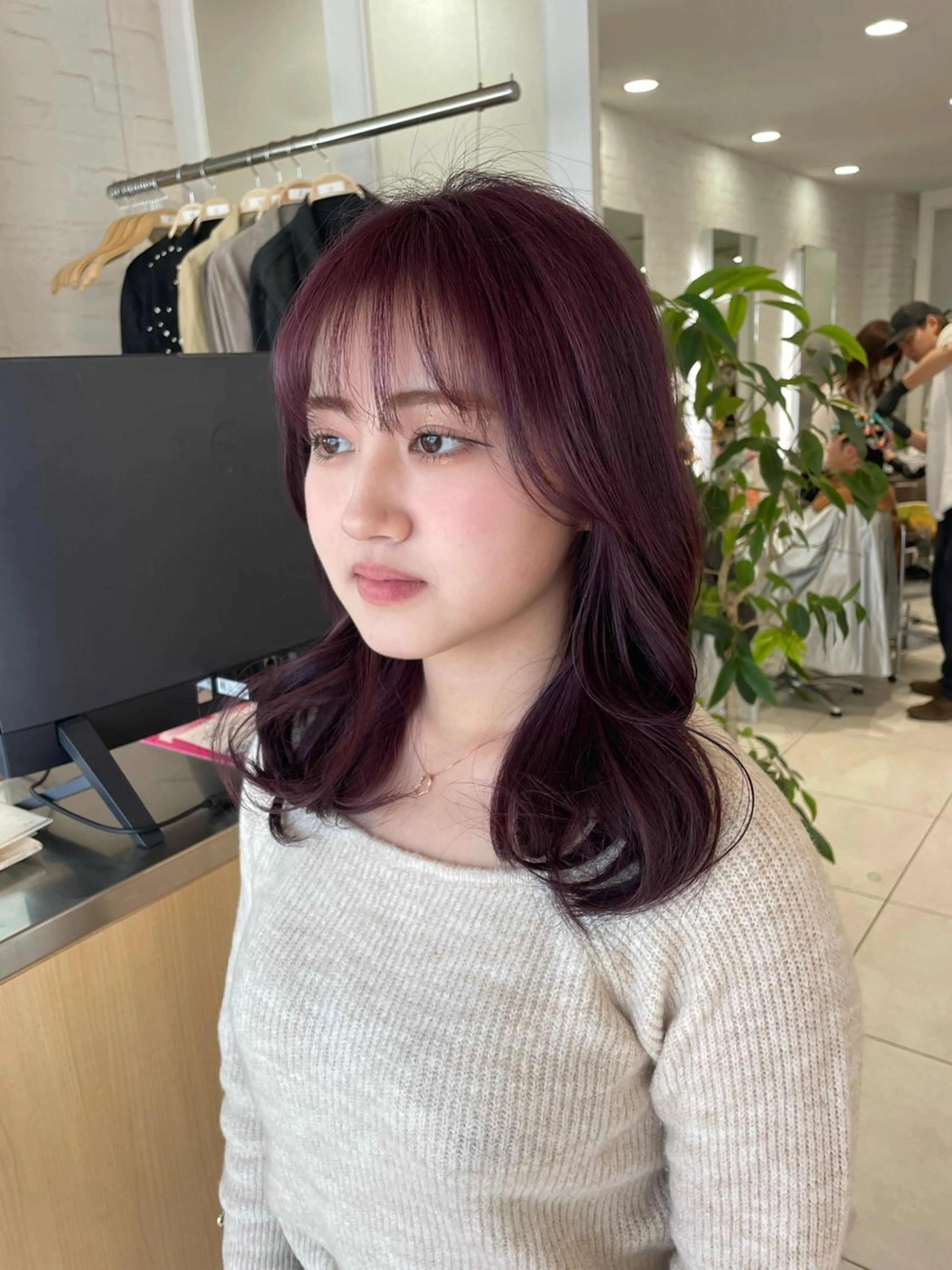セミロング 顔まわりレイヤー 姫カット 韓国風ヘア レイヤーカット ワンホンヘア ヘアカラー nuu 栄所属・🧸SAKI🎀 韓国レイヤーのヘアスタイル