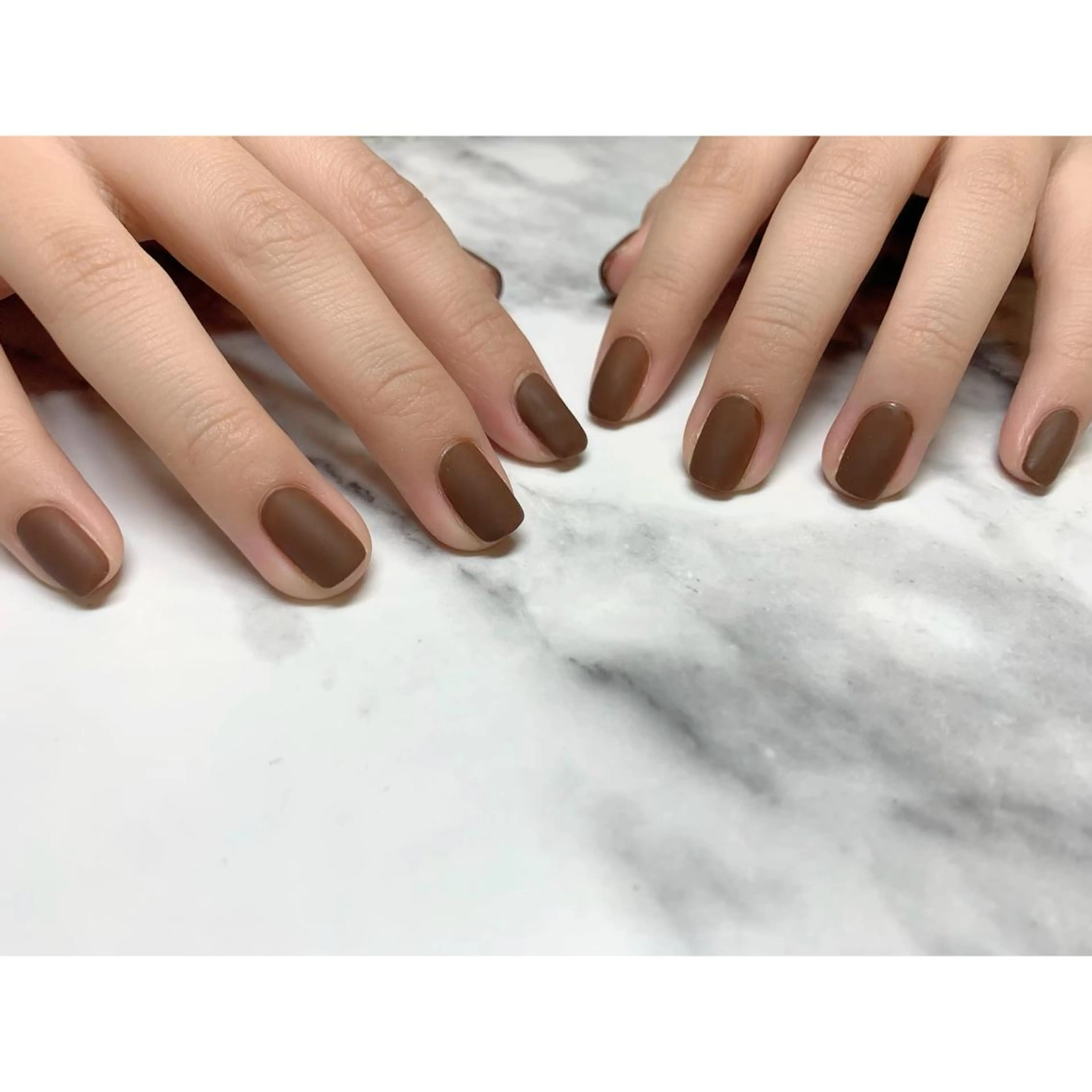 ネイル ブラウン マットネイル nailsalon maluriのネイルデザイン