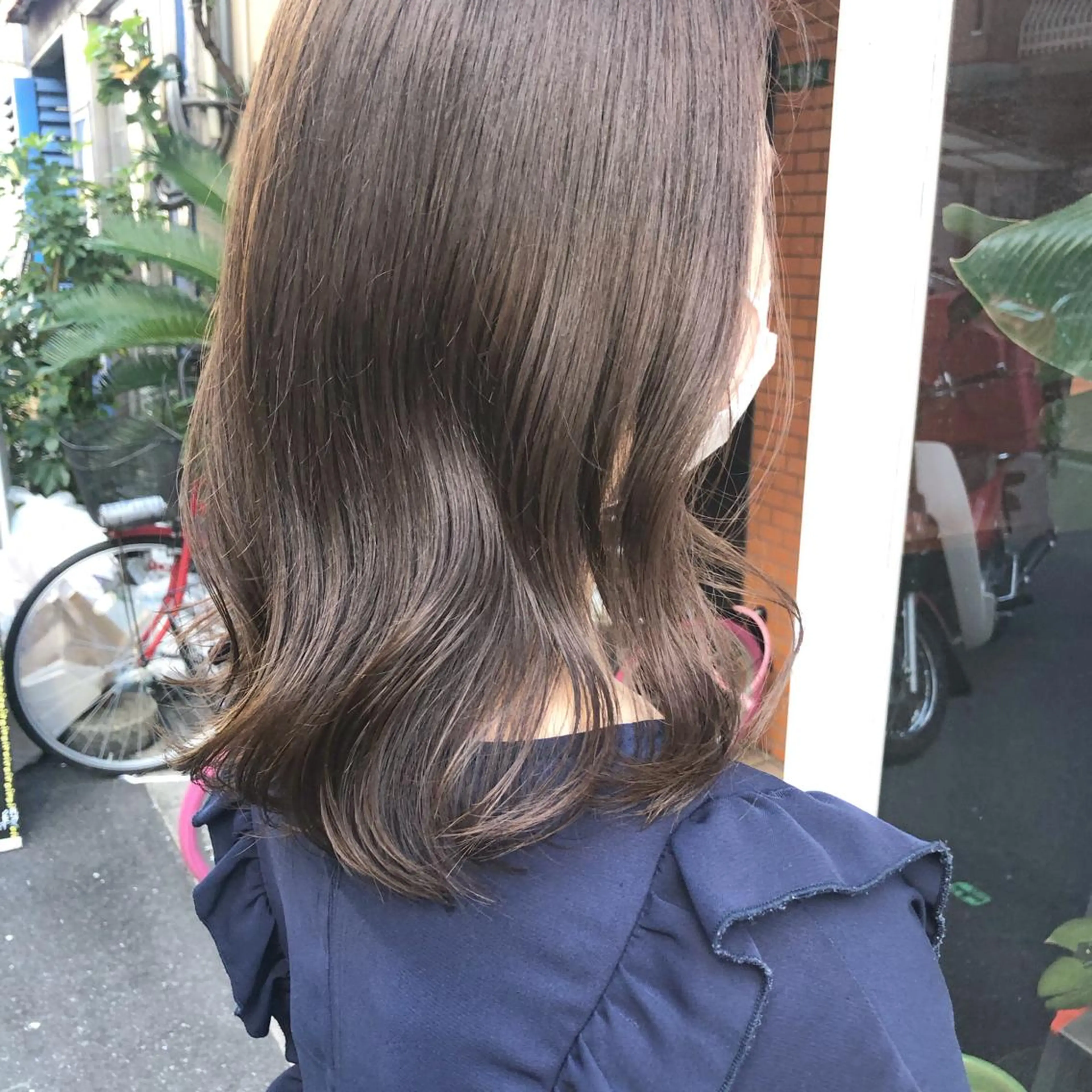 ミディアム カラー パーマ ヘアアレンジ メンズ キッズ ネイル マツエク・マツパ 切りっぱなしボブ メンズバレイヤージュ メンズブリーチ メンズインナーカラー メンズ韓国風 カット ヘアカラー トリートメント ヘアセット 艶髪育成サロン 京橋　shinのヘアスタイル