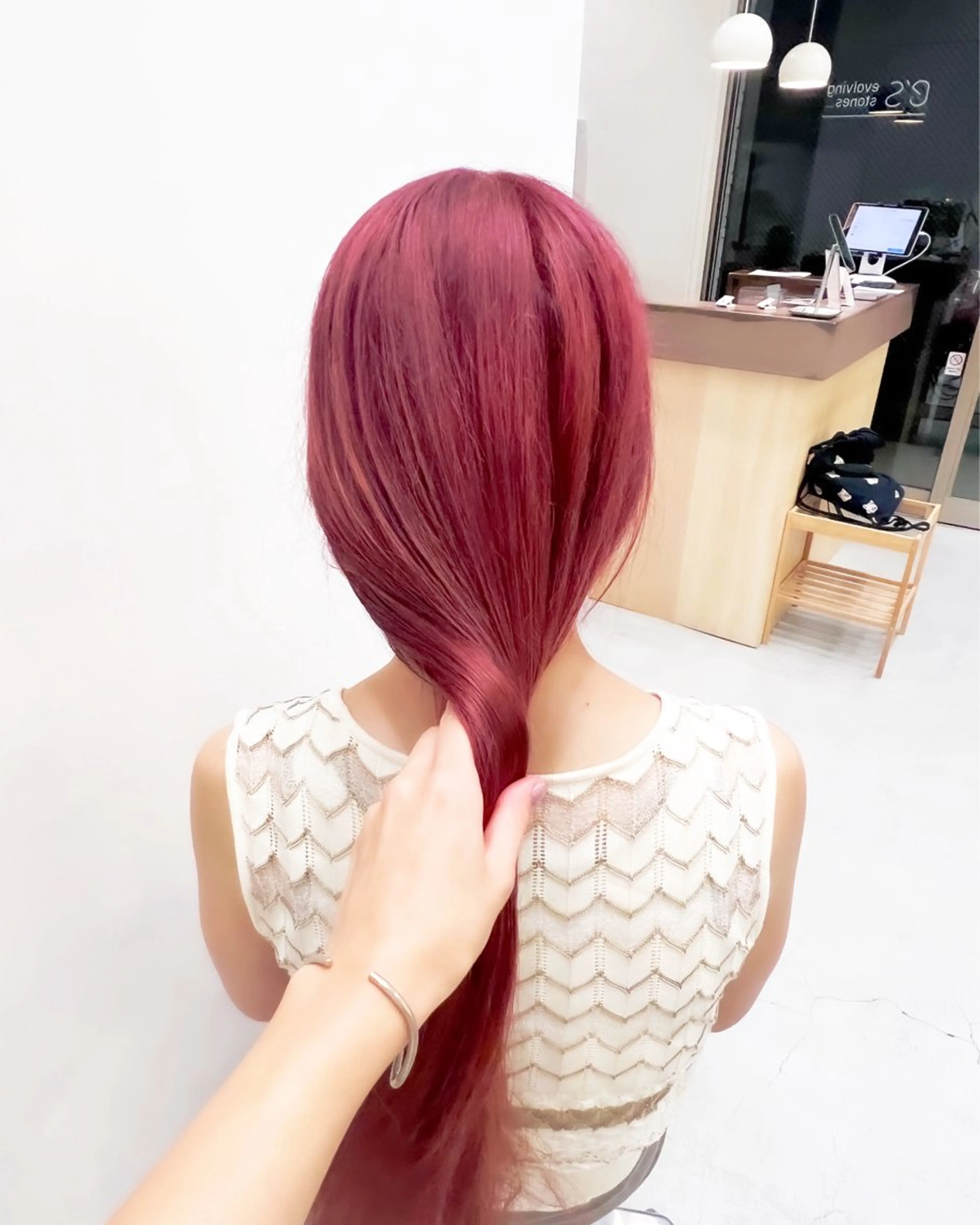 ロング カラー ハイトーンカラー ピンクカラー レッドカラー ロング ヘアカラー 似合わせカット🫧 /パーマRINAのヘアスタイル