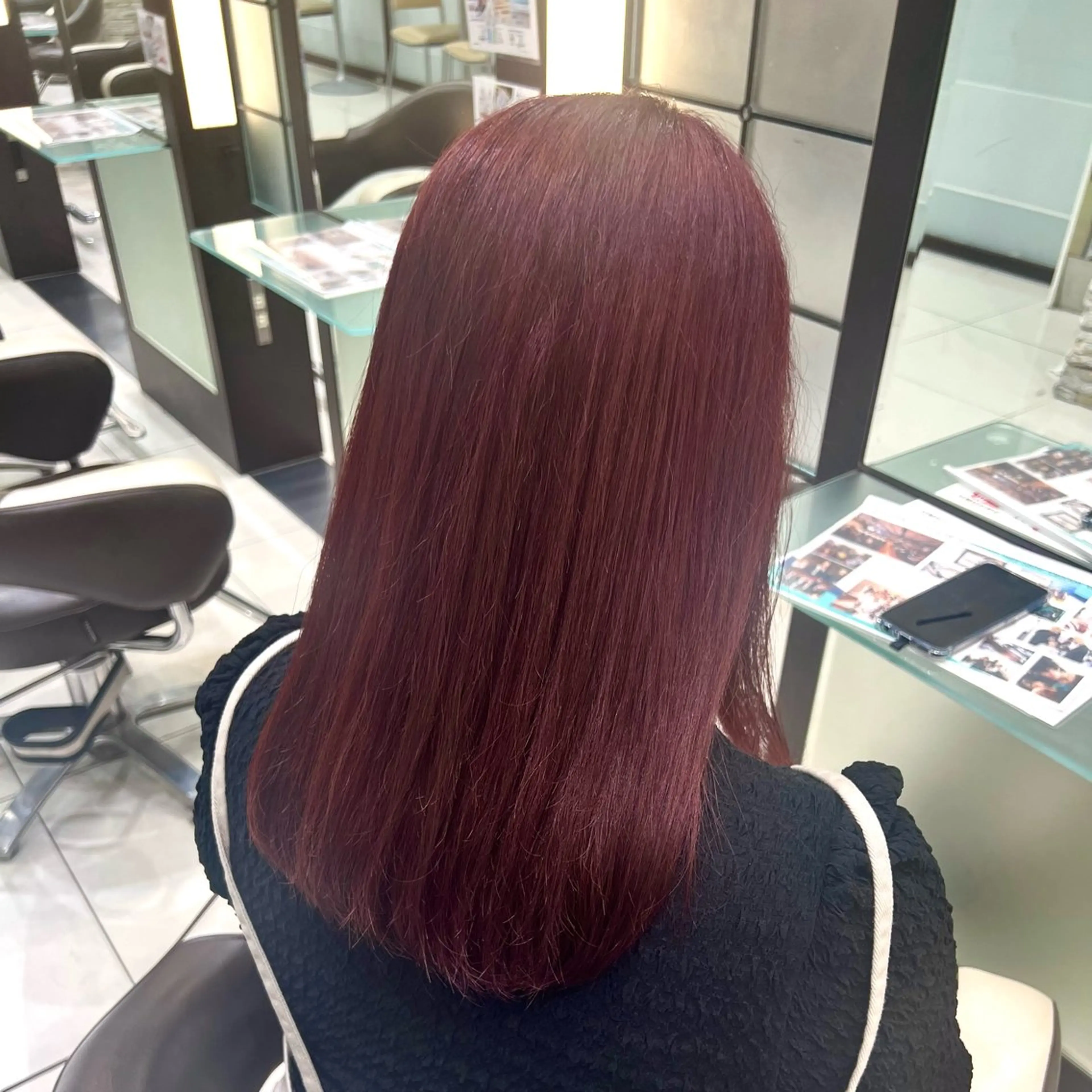 セミロング カラー ブリーチ ダブルカラー ブリーチなしカラー ピンクカラー ハイトーン／ 透明感カラー Mioのヘアスタイル