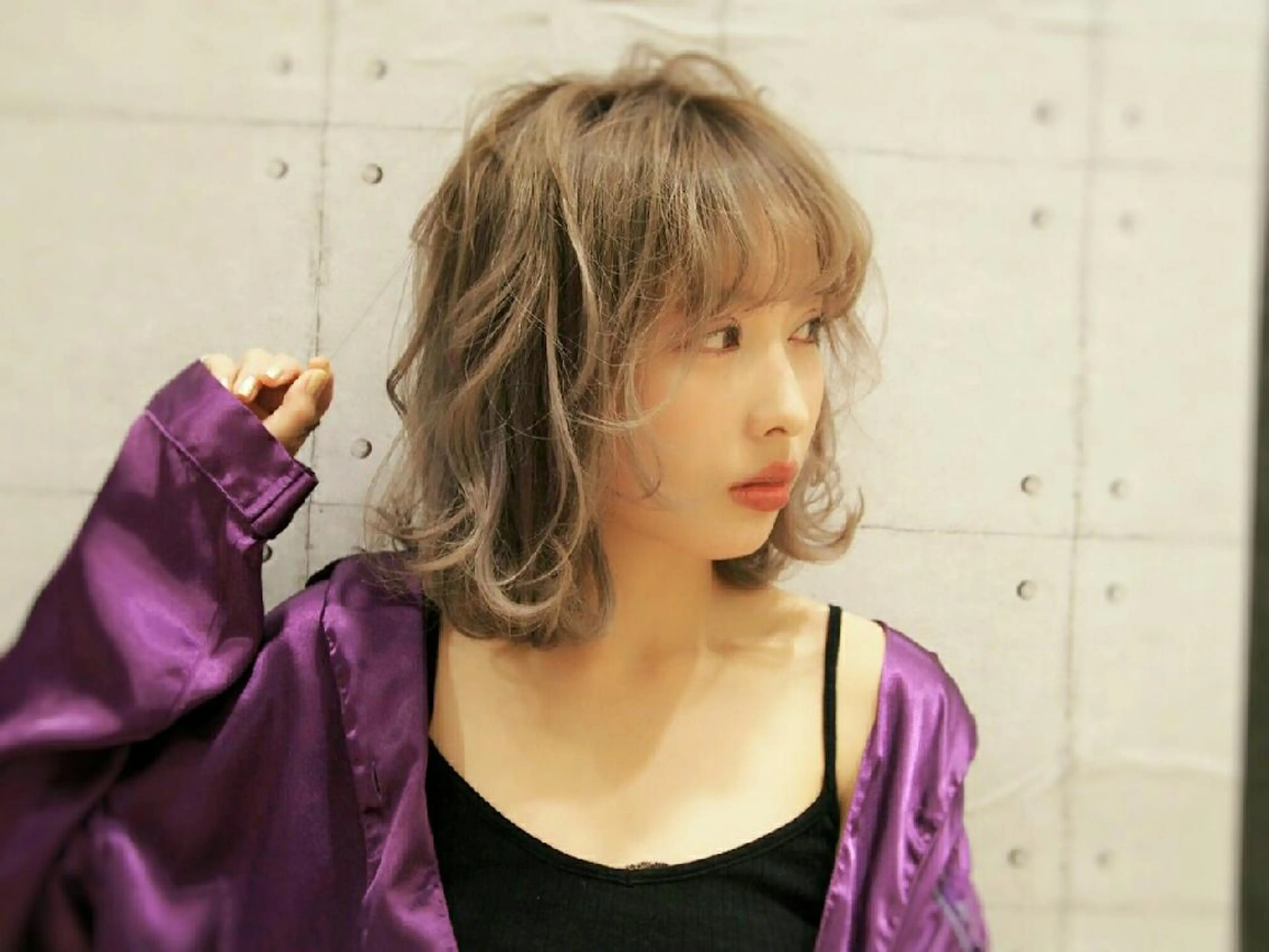 ショート カラー ヘアアレンジ ブリーチ バイオレットカラー 秋山 幸太のヘアスタイル