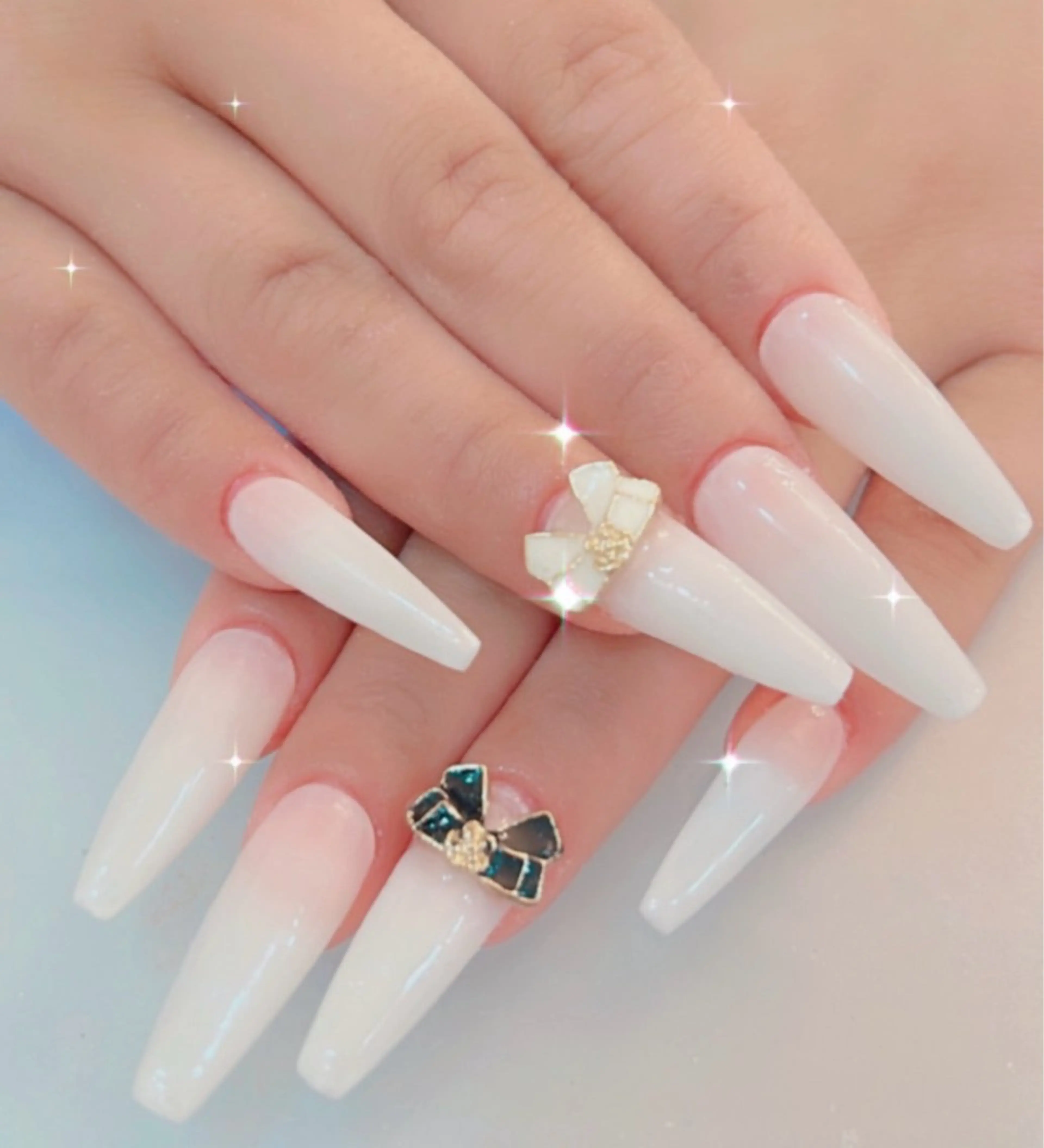 ネイル ロングネイル ハンドネイル CherieNail 💗manaのネイルデザイン