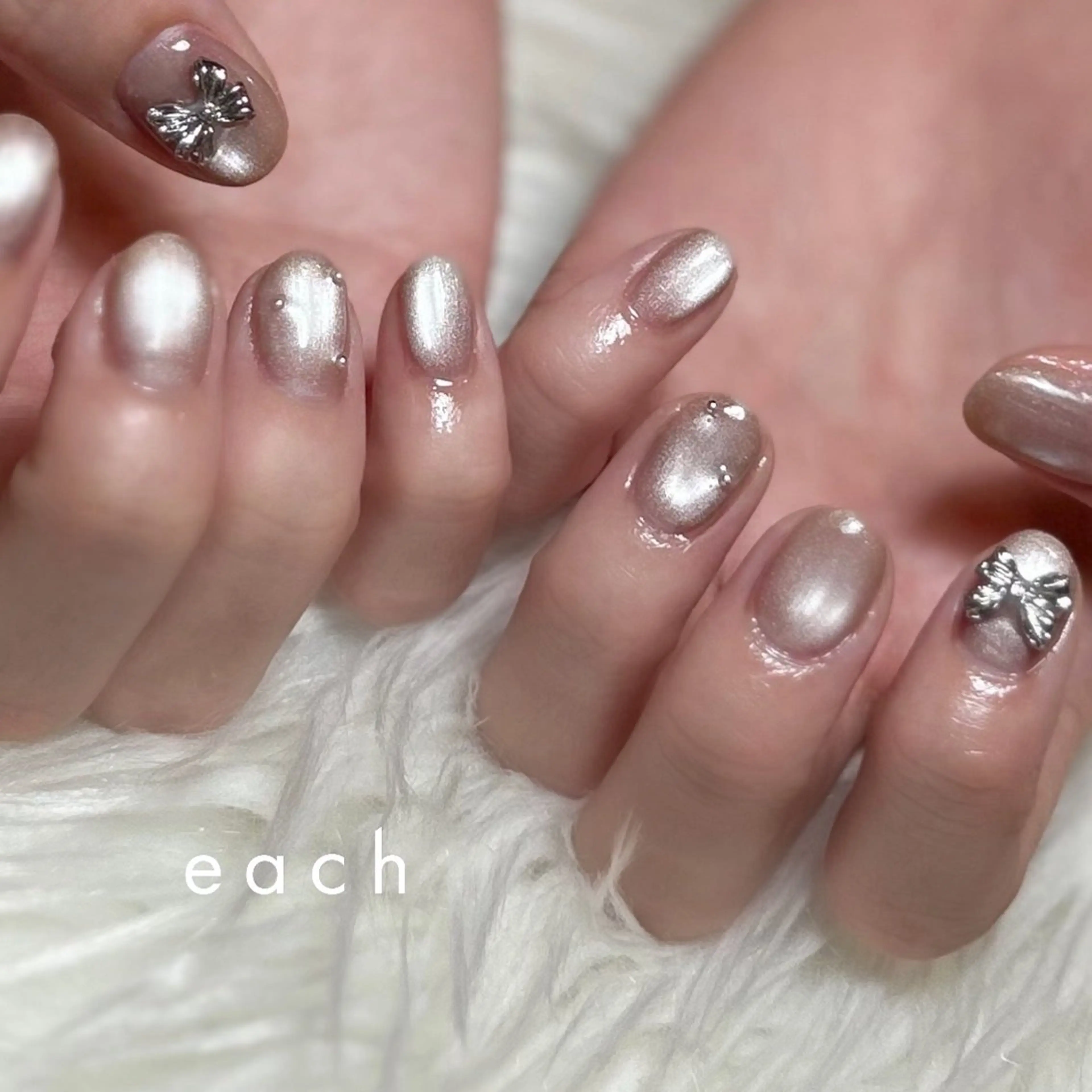 ネイル マグネットネイル 𝒆𝒂𝒄𝒉 kanako 🕊のネイルデザイン