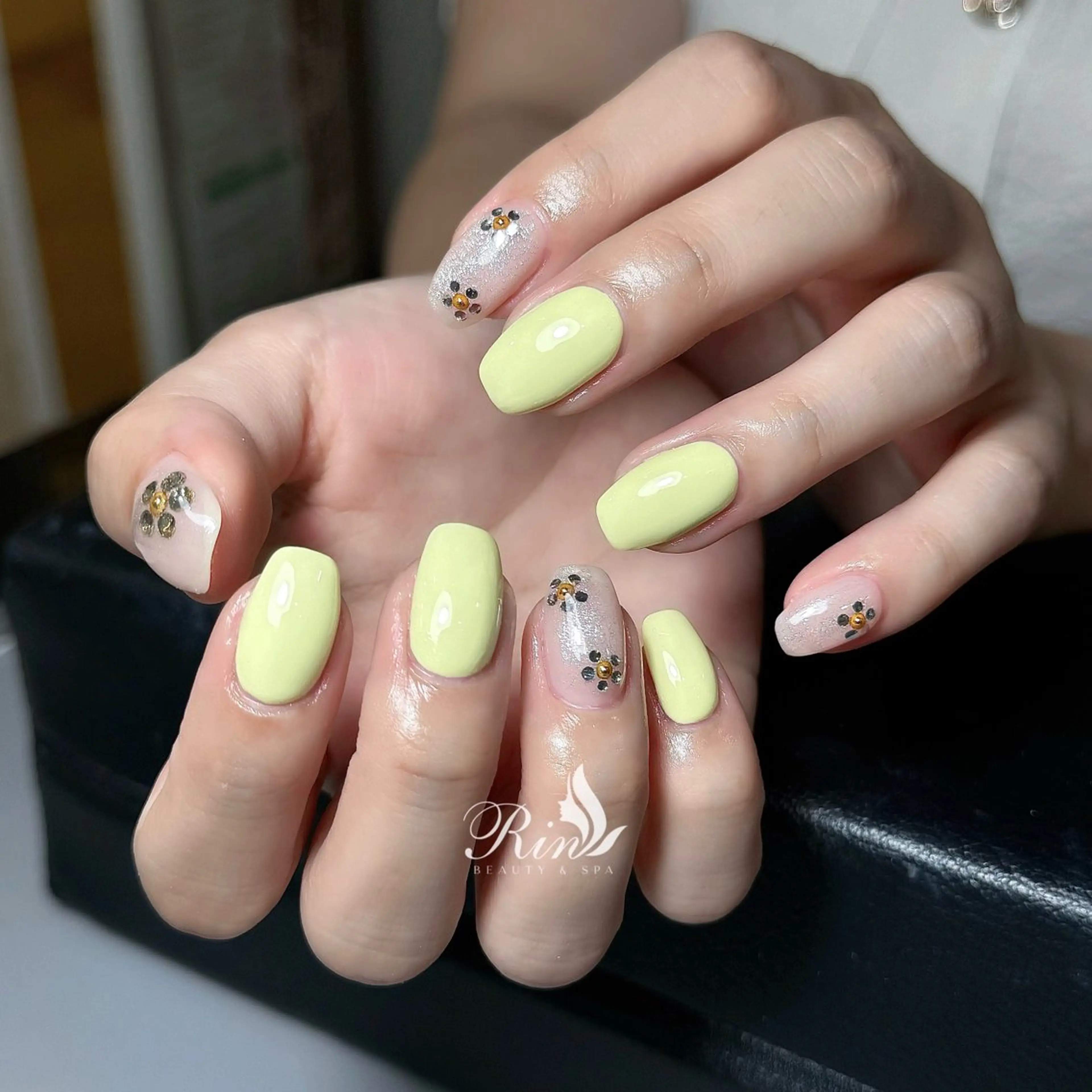 ネイル アートネイル 長さ出し ガーリー 韓国ネイル 持ち込み ハンドネイル Rin Nail所属・Emi Nailのネイルデザイン