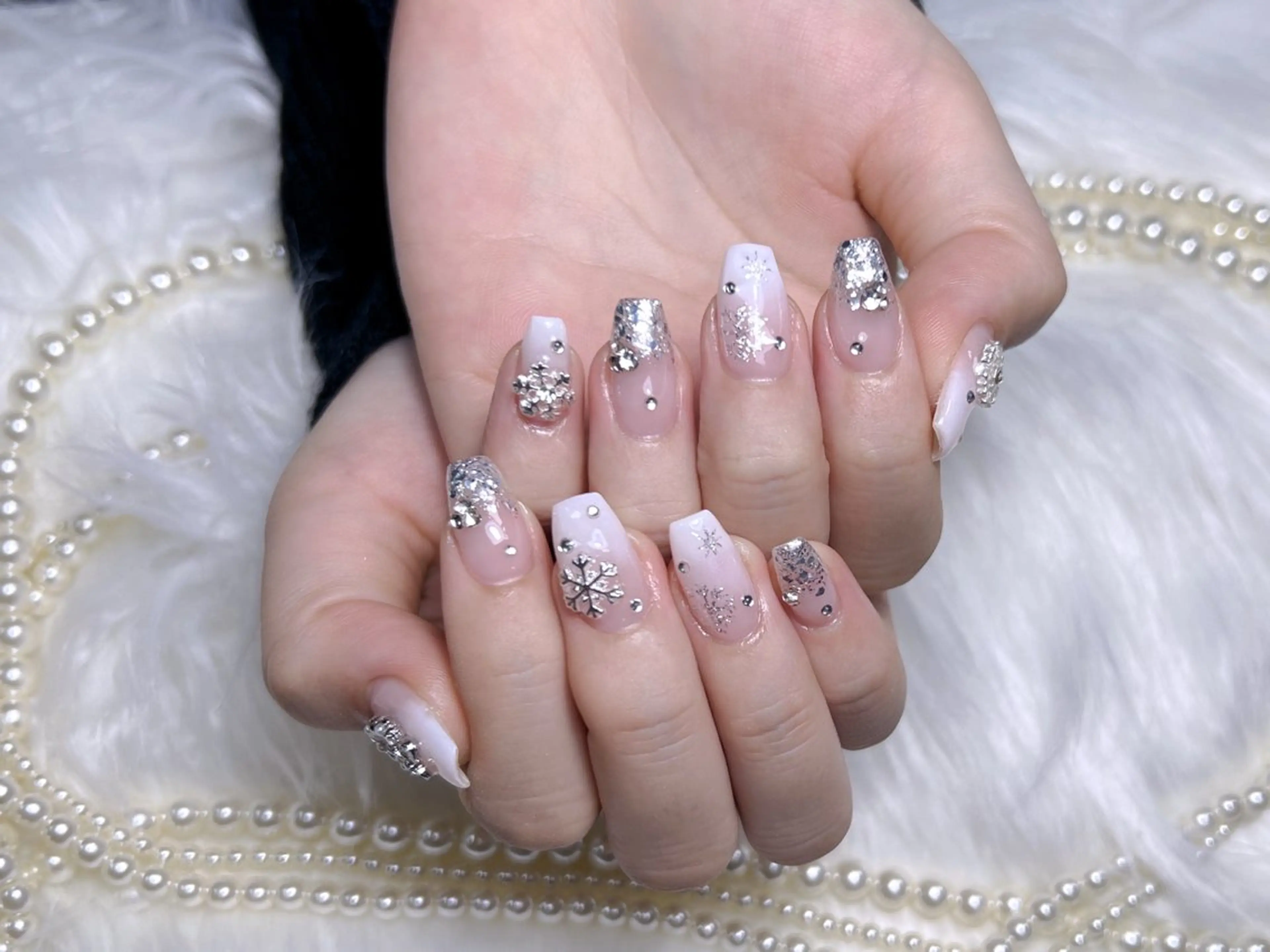 ネイル 長さ出し フレンチネイル ガラスフレンチ キラキラネイル リボン Moa nailのネイルデザイン