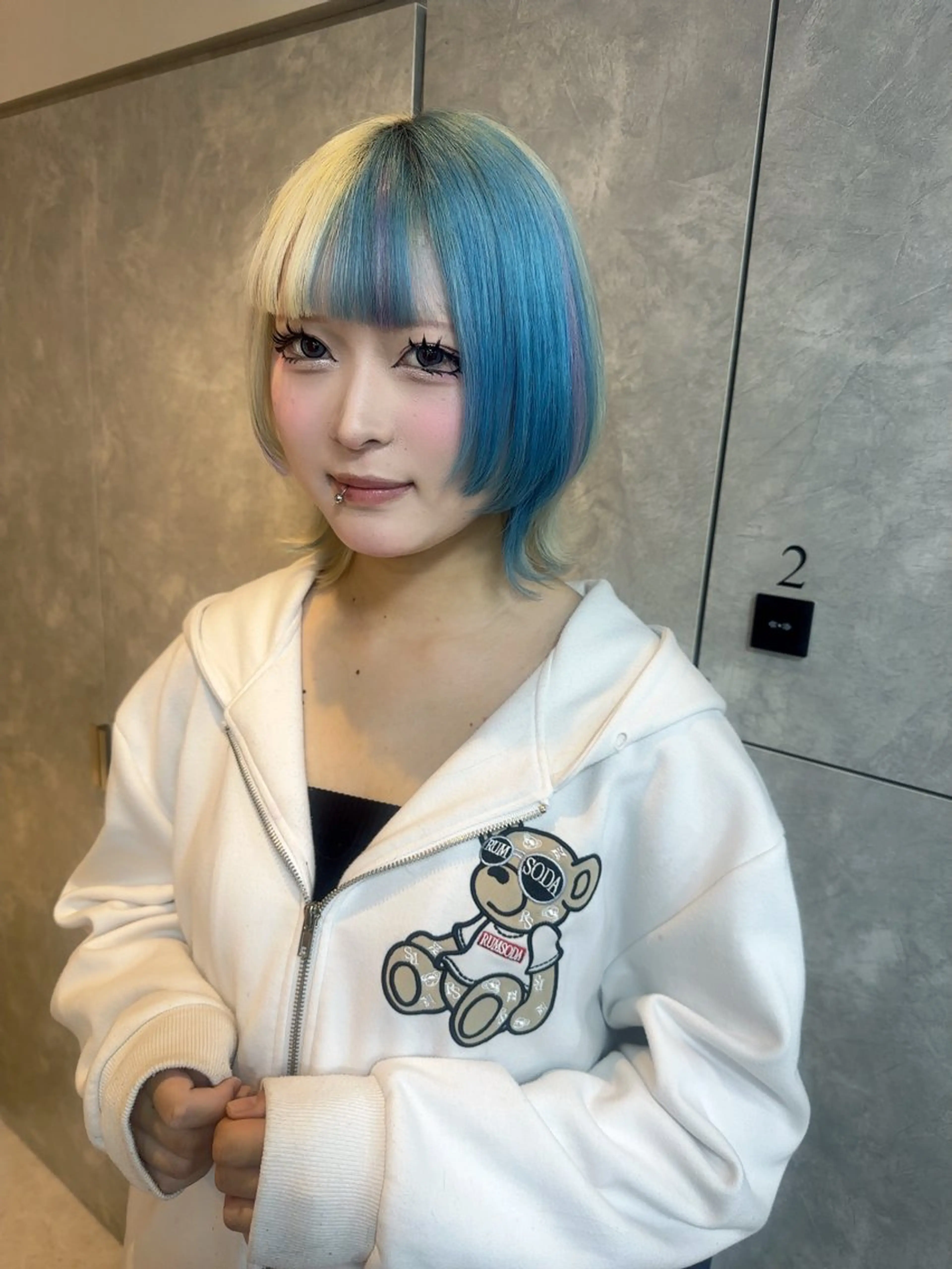 ショート ガルボヘアー心斎橋所属・プルエクステ/プルシ ールエクステ/地雷系のヘアスタイル