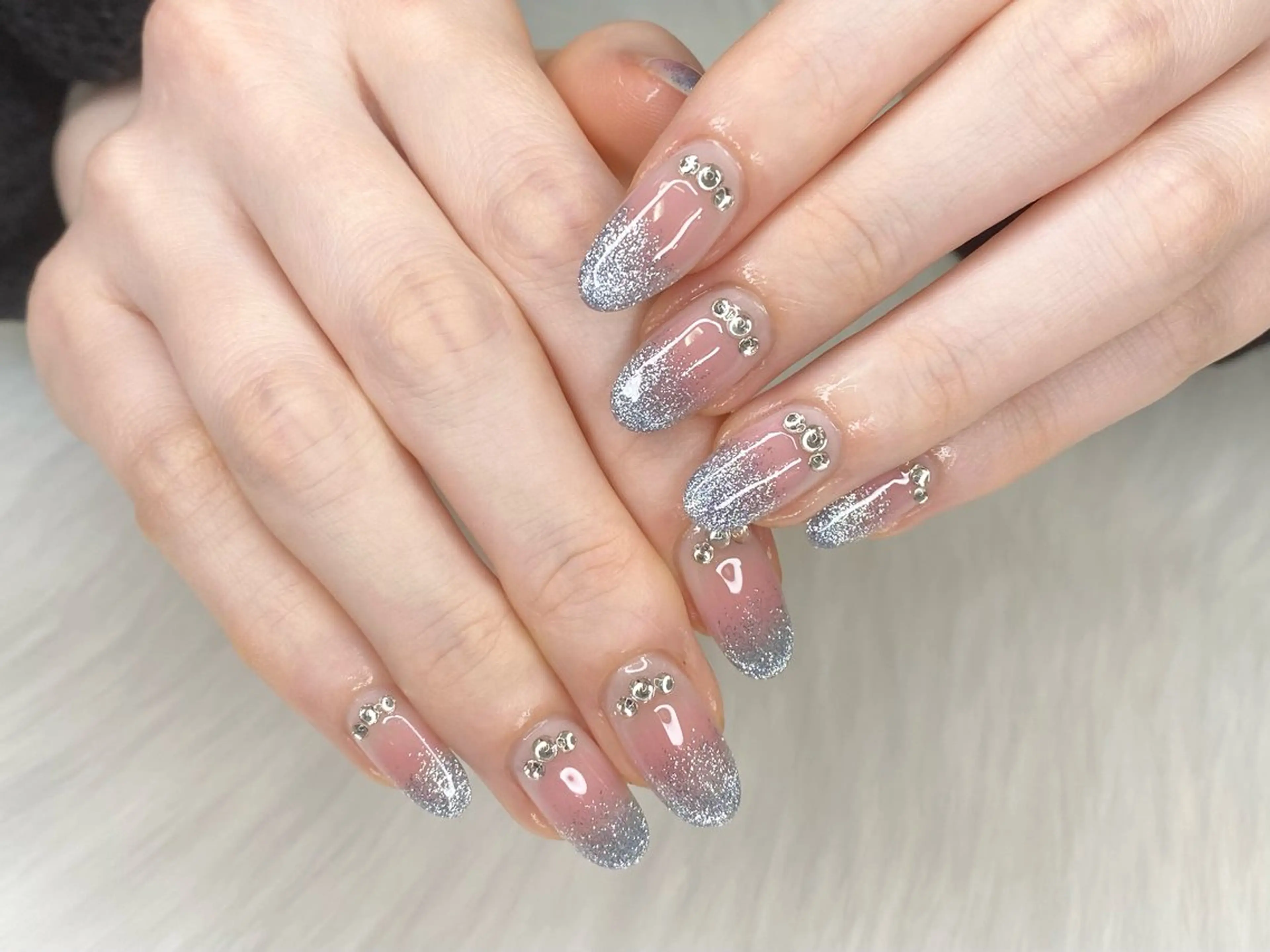 ネイル アイズ渋谷店所属・アイズ~is~渋谷店 hiyo🐈‍⬛のネイルデザイン