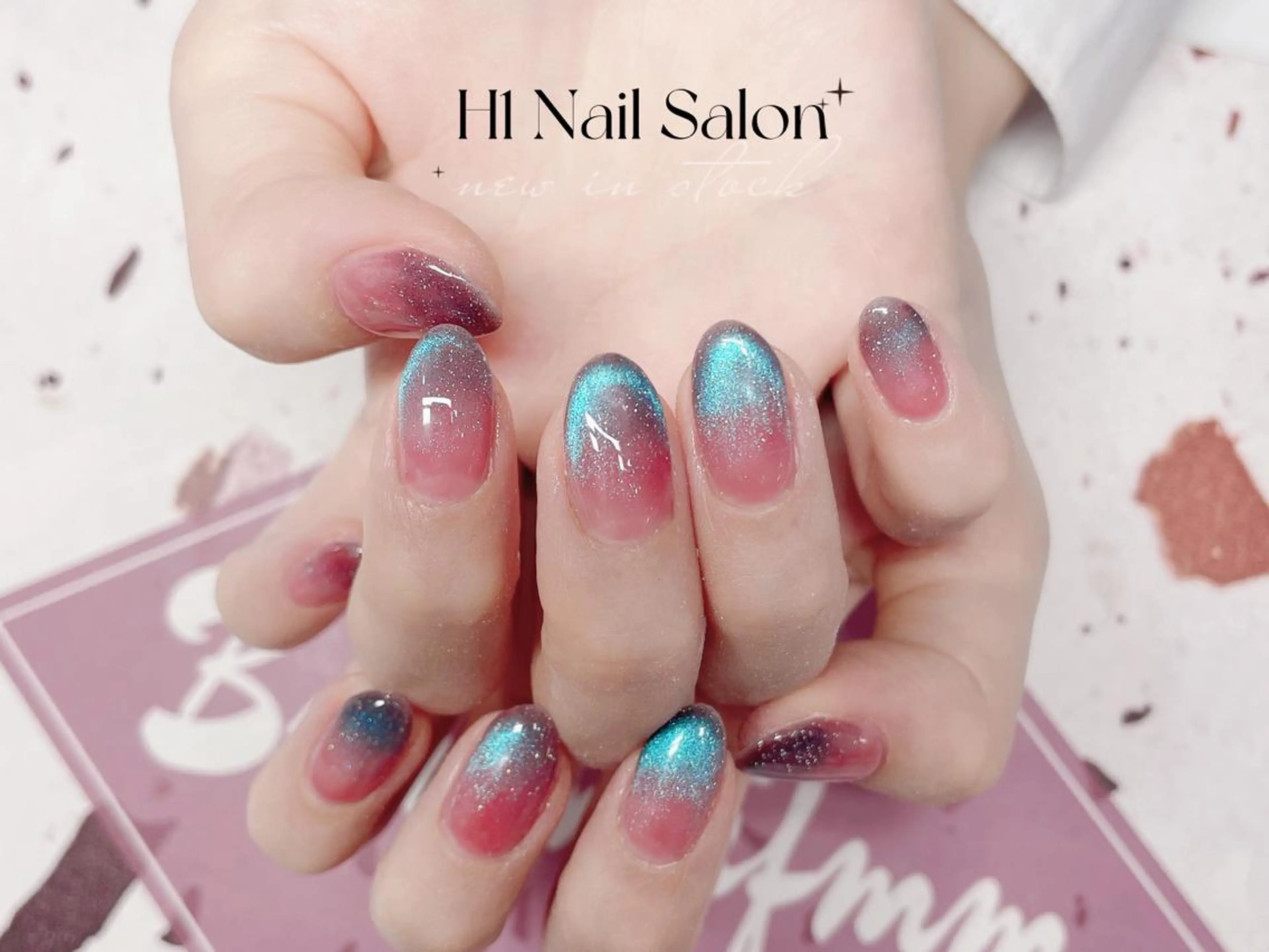 ネイル グラデーション マグネットネイル H1 ネイル サロンのネイルデザイン