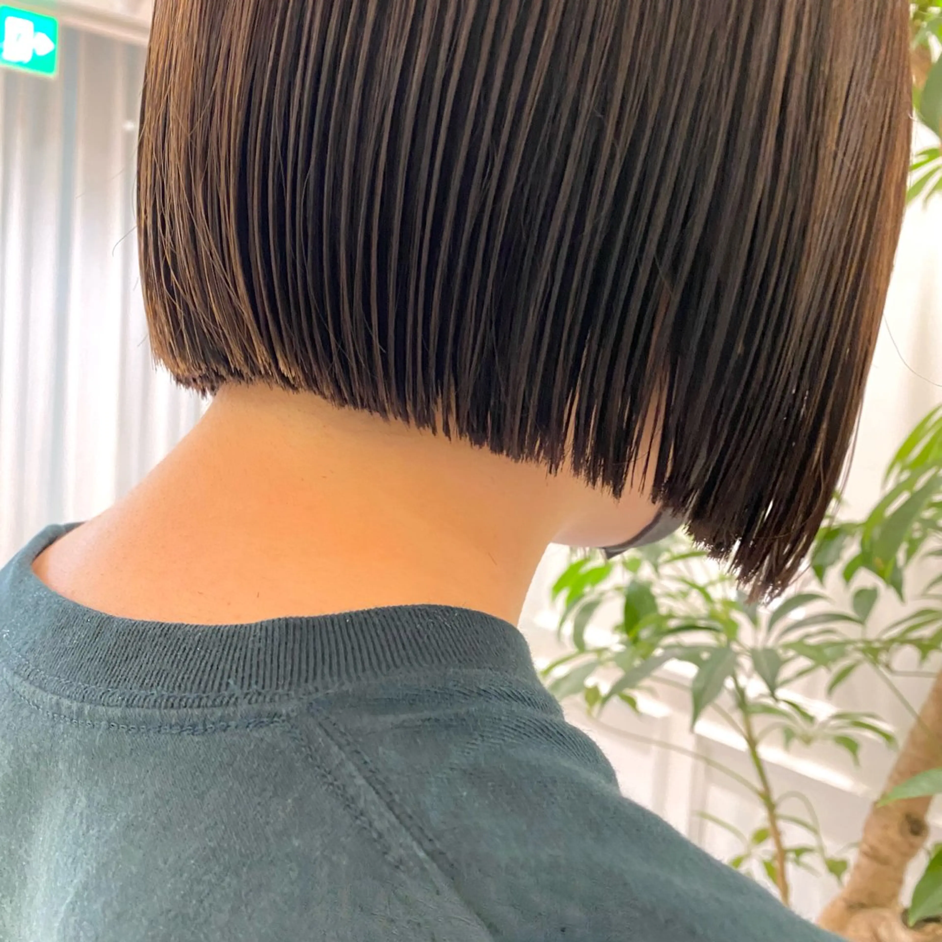 ショート 切りっぱなしボブ ボブ 縮毛矯正 nicoTOKYO 原宿所属・センターパート /メンズ/海野颯生のヘアスタイル