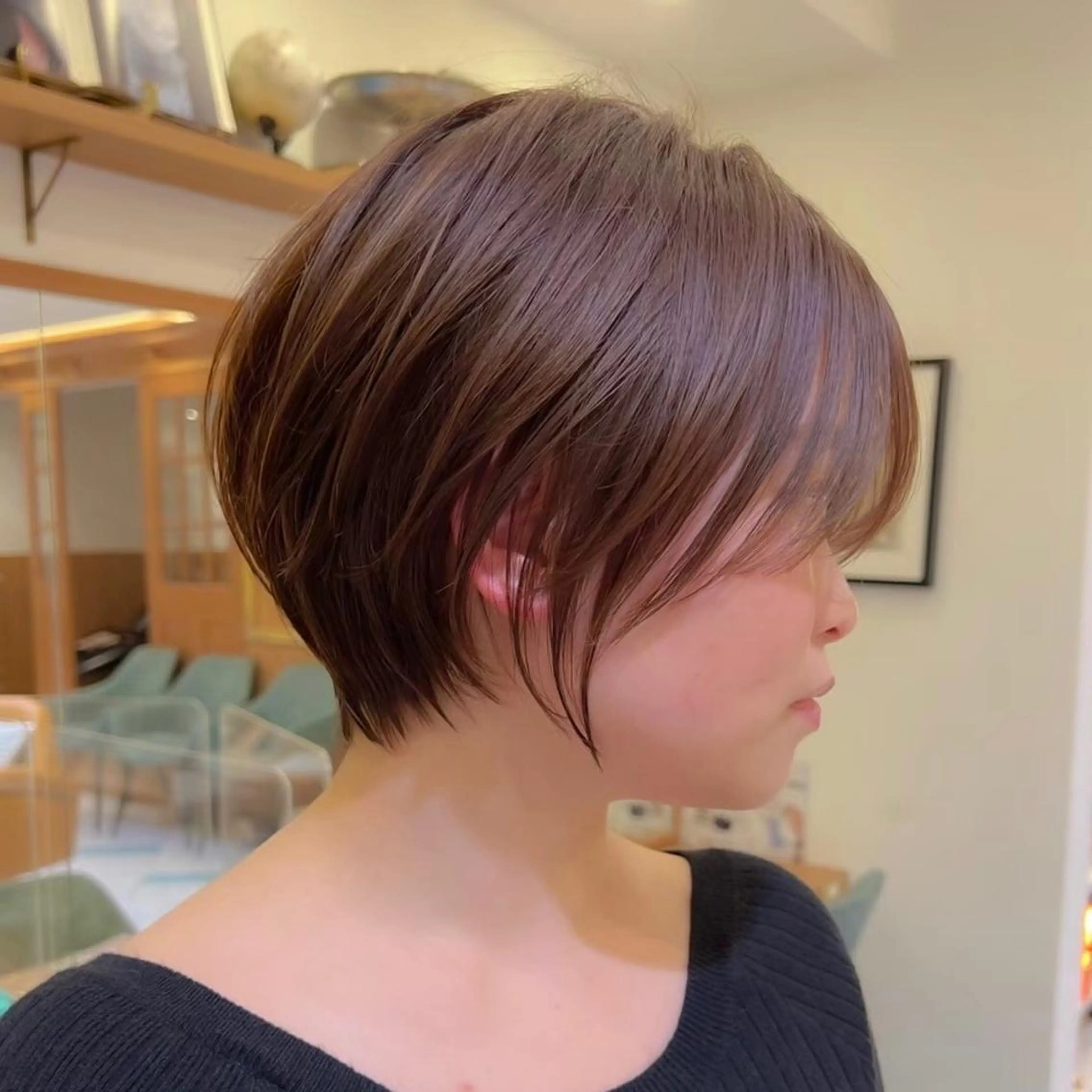ショート 前下がりボブ ワンレンボブ アッシュ ボブ くせ毛 遠藤大雅✂︎ ショート/ボブのヘアスタイル