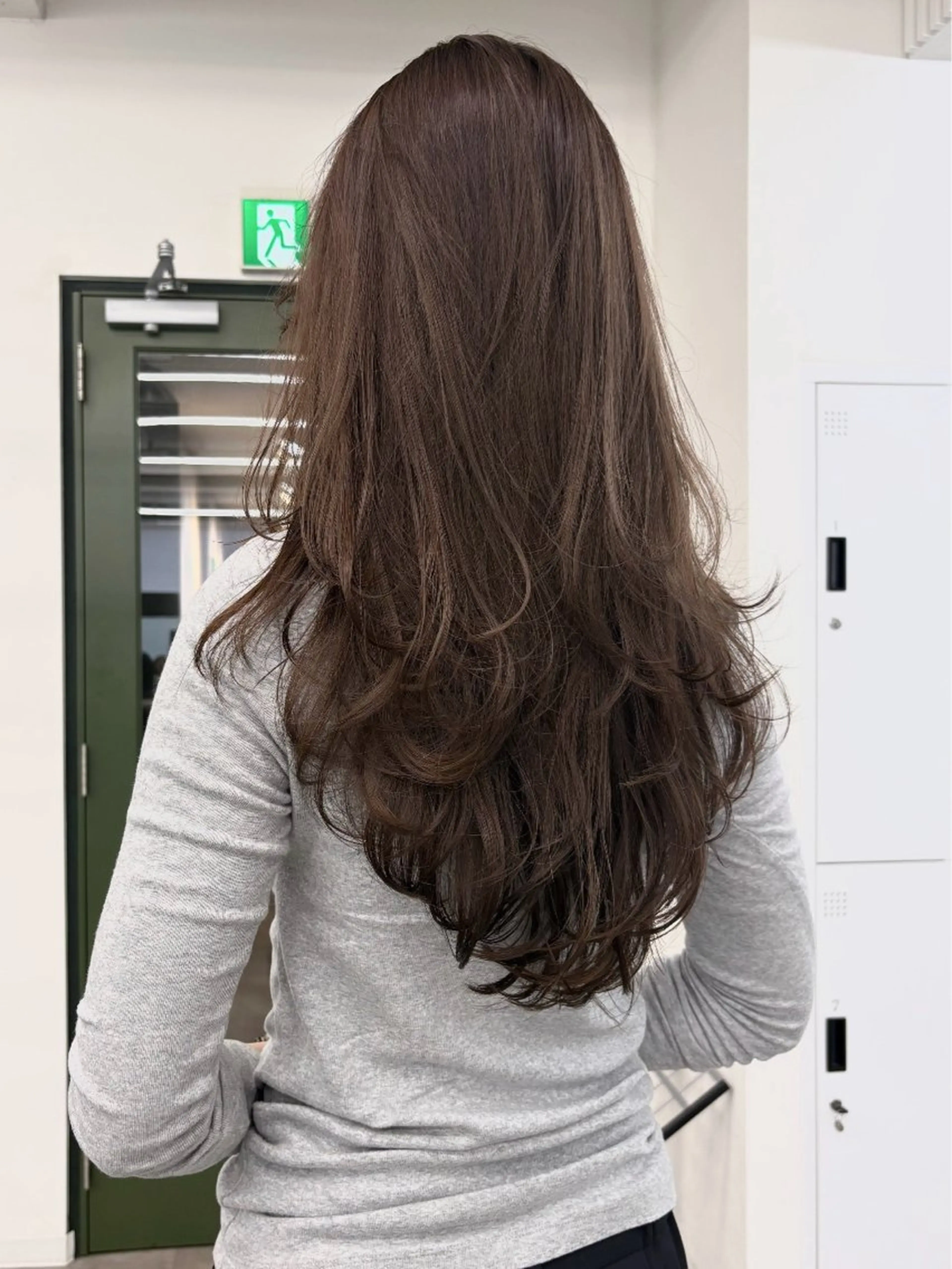 ロング レイヤーカット カット ヘアカラー トリートメント Ⓜ︎iyu🌊/ハイ ライト/海外風カラーのヘアスタイル