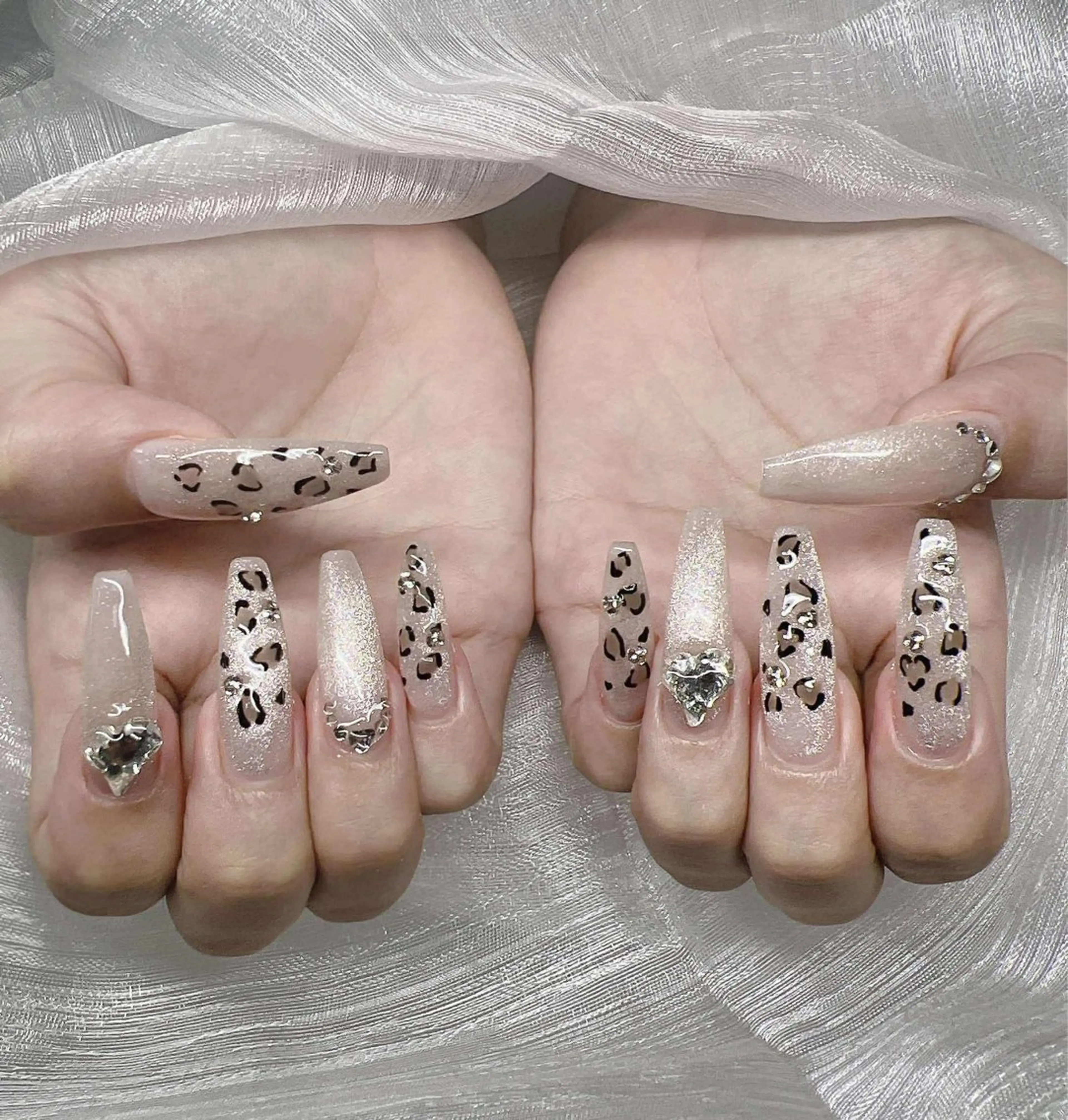 ネイル 長さ出し グラデーション 卒業式 キラキラネイル マグネットネイル ハンドネイル Lee Nailsのネイルデザイン