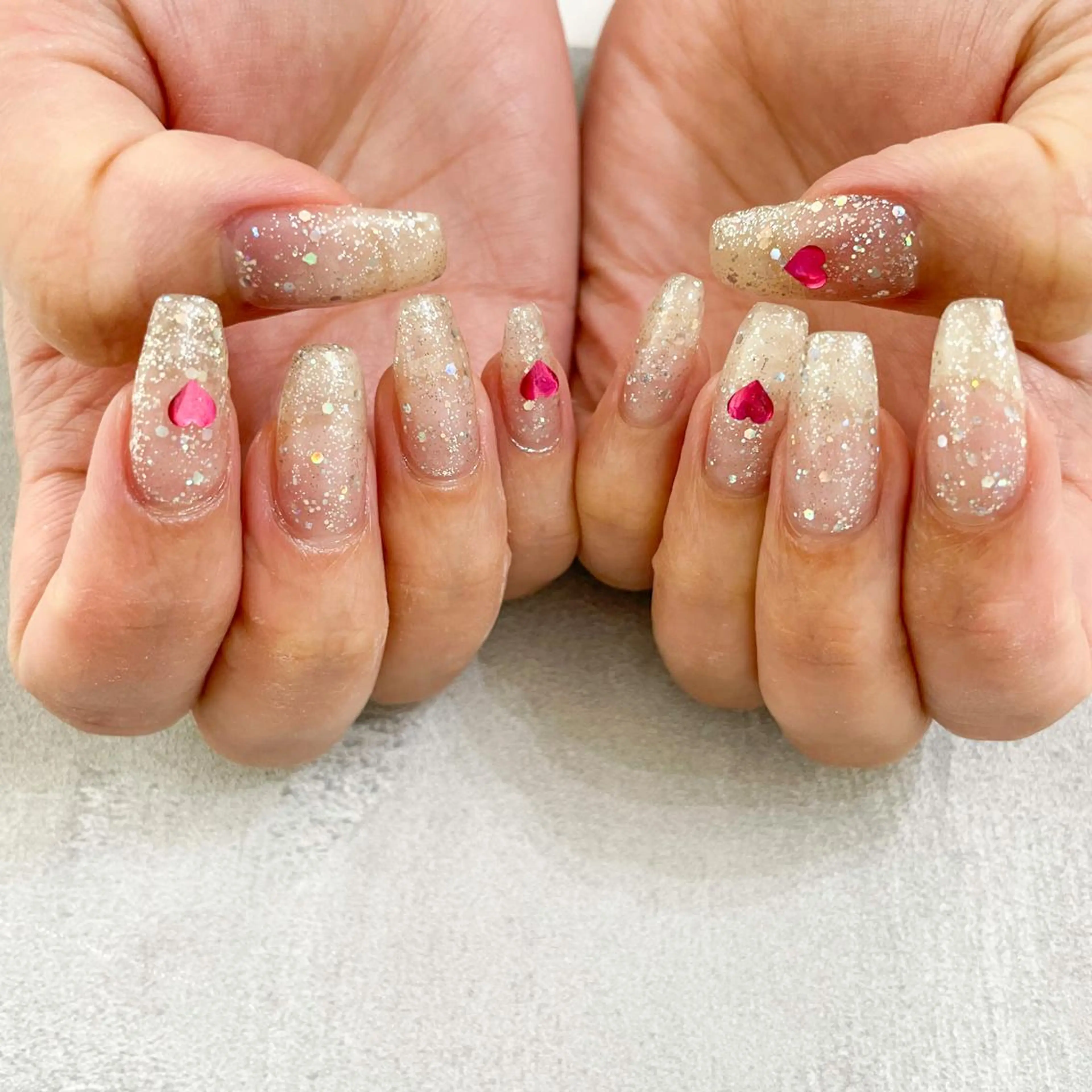 ネイル ハンドネイル ゴテゴテ💙ワンホン リオナのネイルデザイン