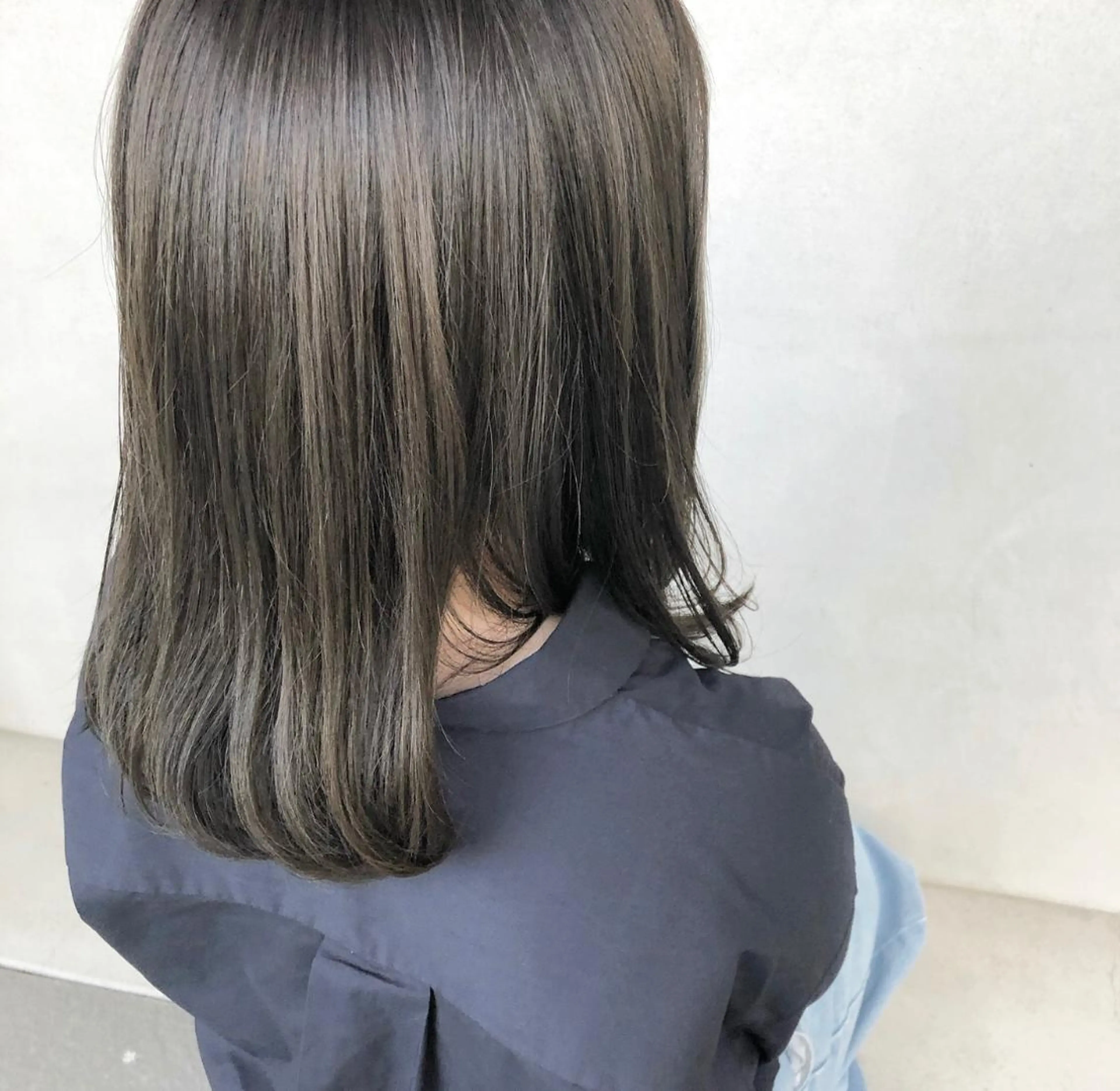 ミディアム カラー カット ヘアカラー 小森 樹奈のヘアスタイル