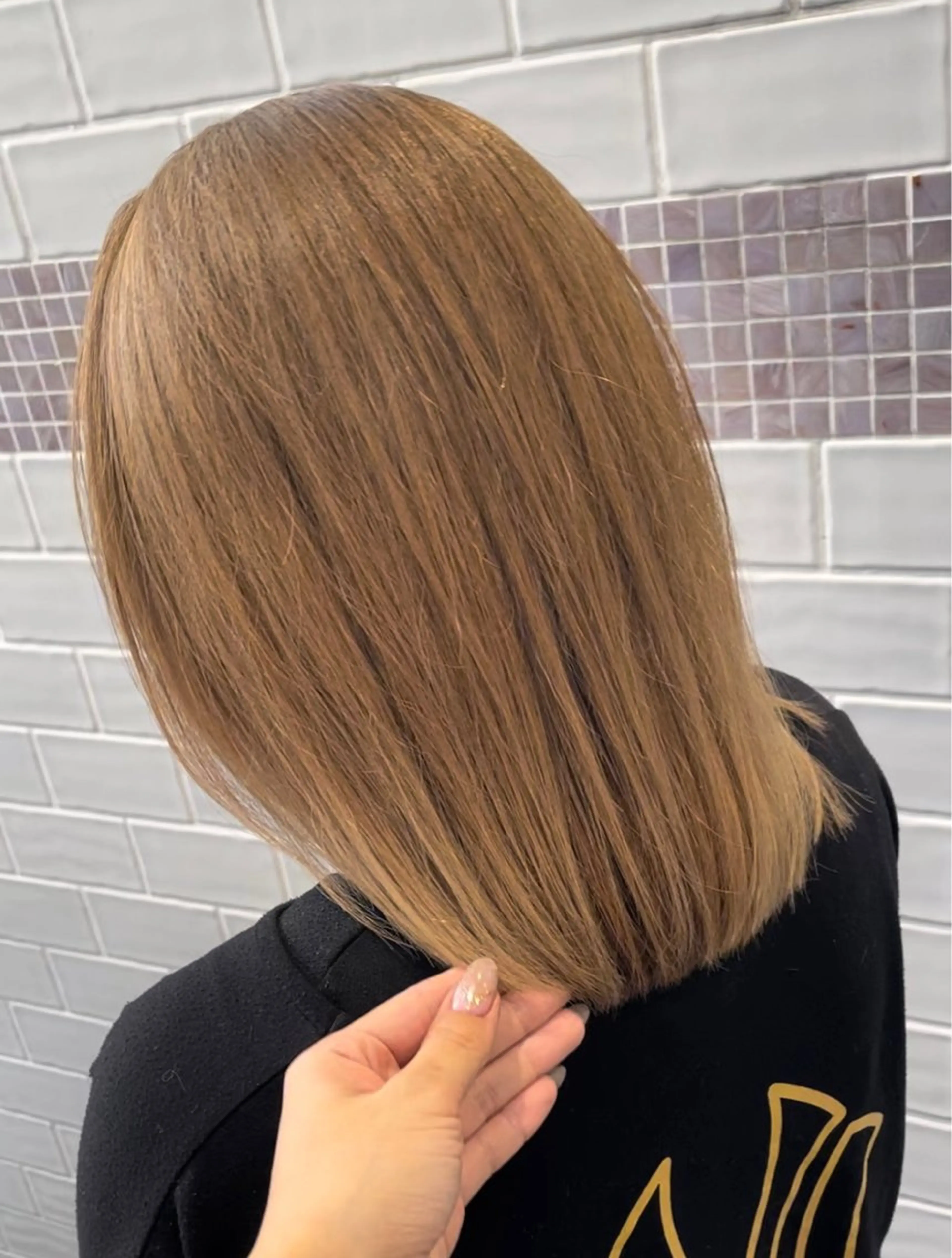 ミディアム カラー ベージュカラー ハイトーンカラー ハイトーンベージュ 福見 美保のヘアスタイル