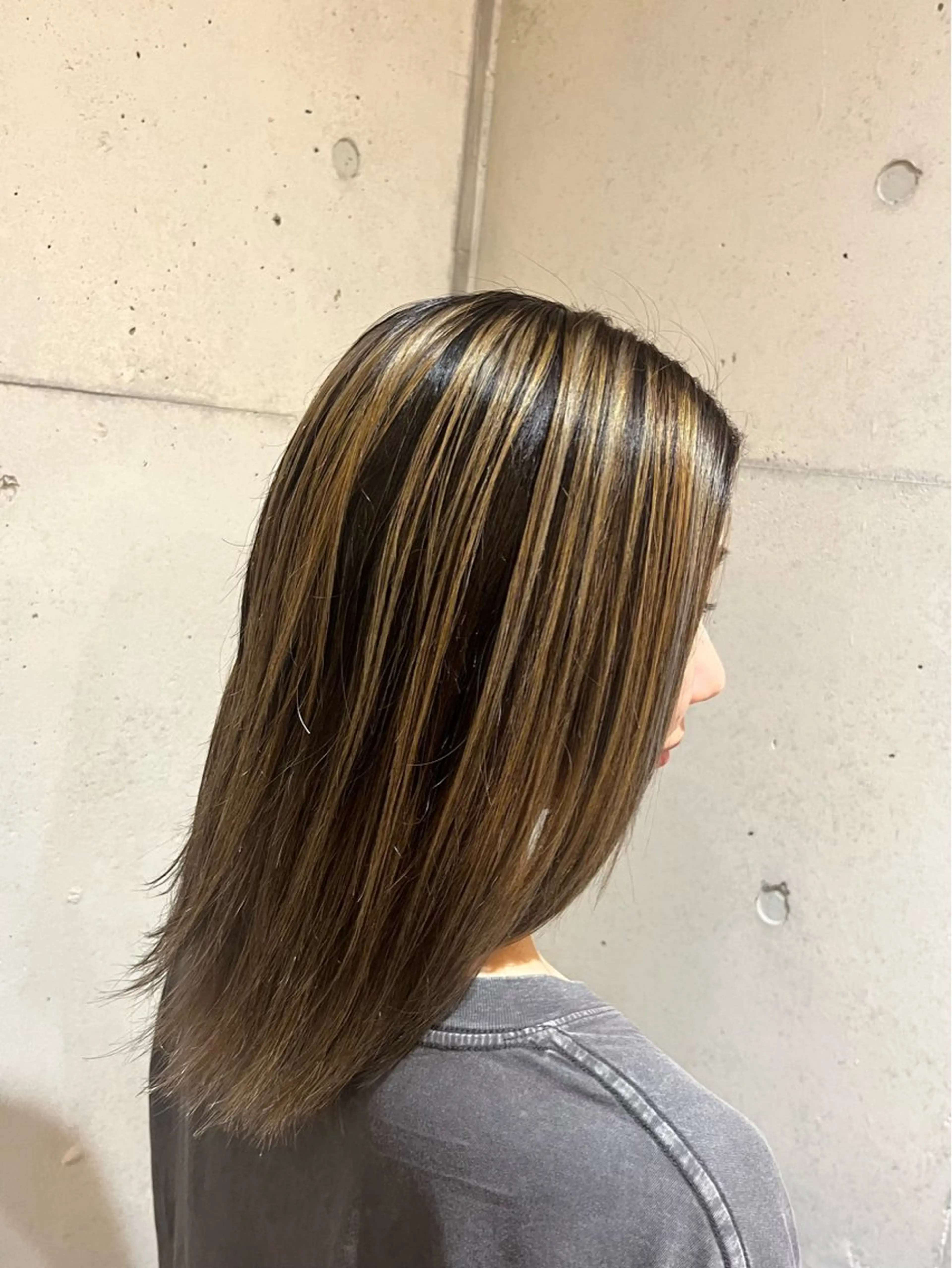 ミディアム レイヤーカット 🦖 MAHO🦖のヘアスタイル