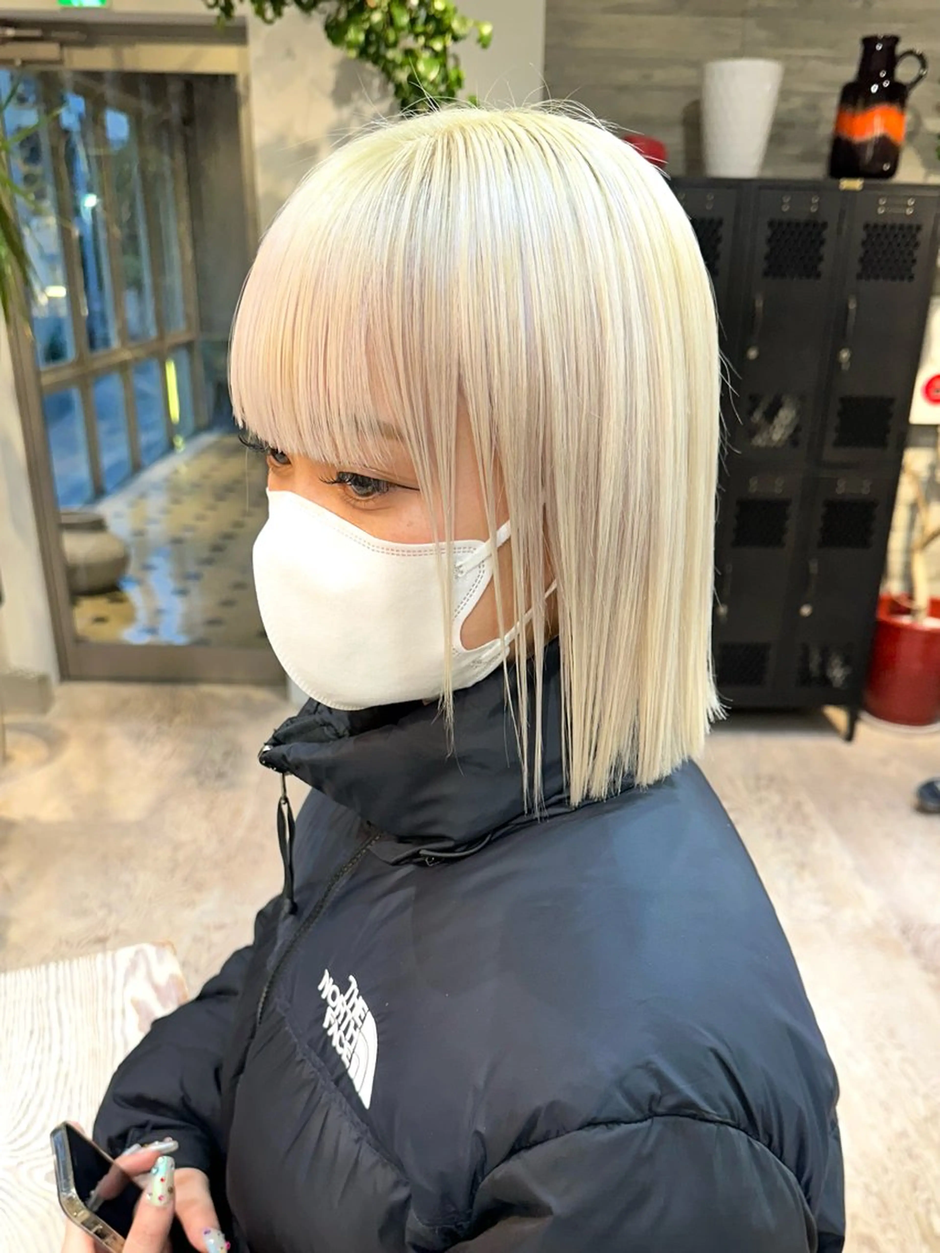 ショート カラー 抜きっぱなしブロンド ササキカズマのヘアスタイル