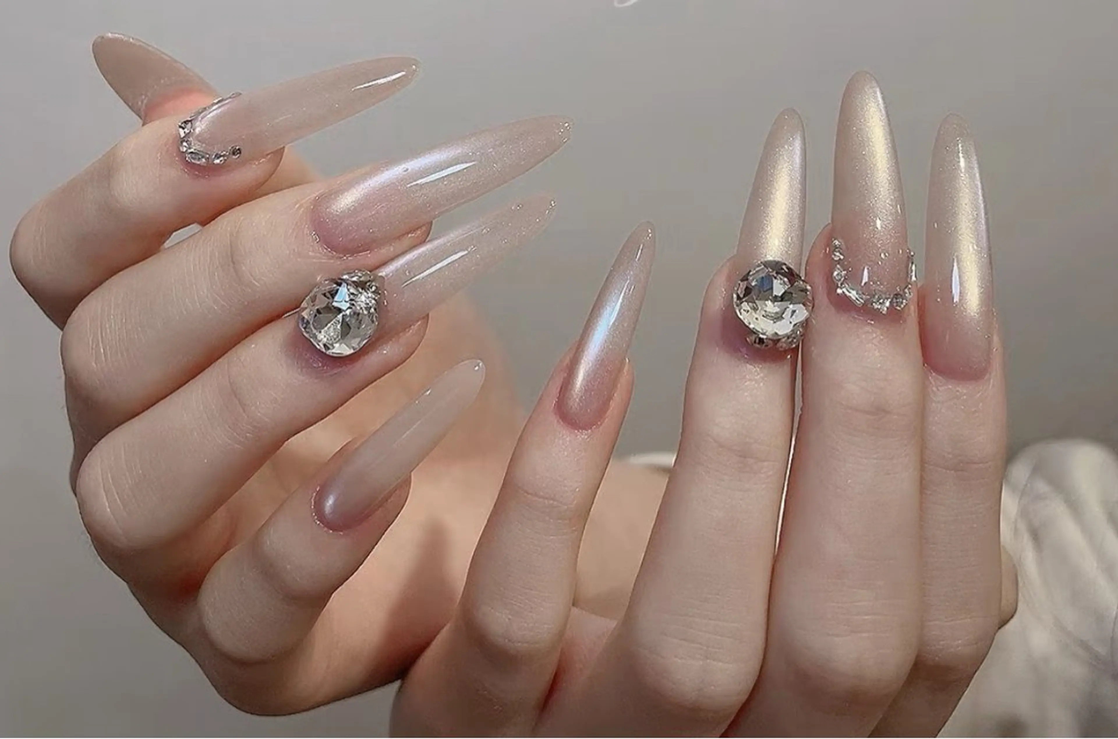 ネイル 長さ出し フレンチネイル 韓国ネイル マグネットネイル マグネットフレンチ ハンドネイル Sun Nail 池袋のエステ・リラクイメージ