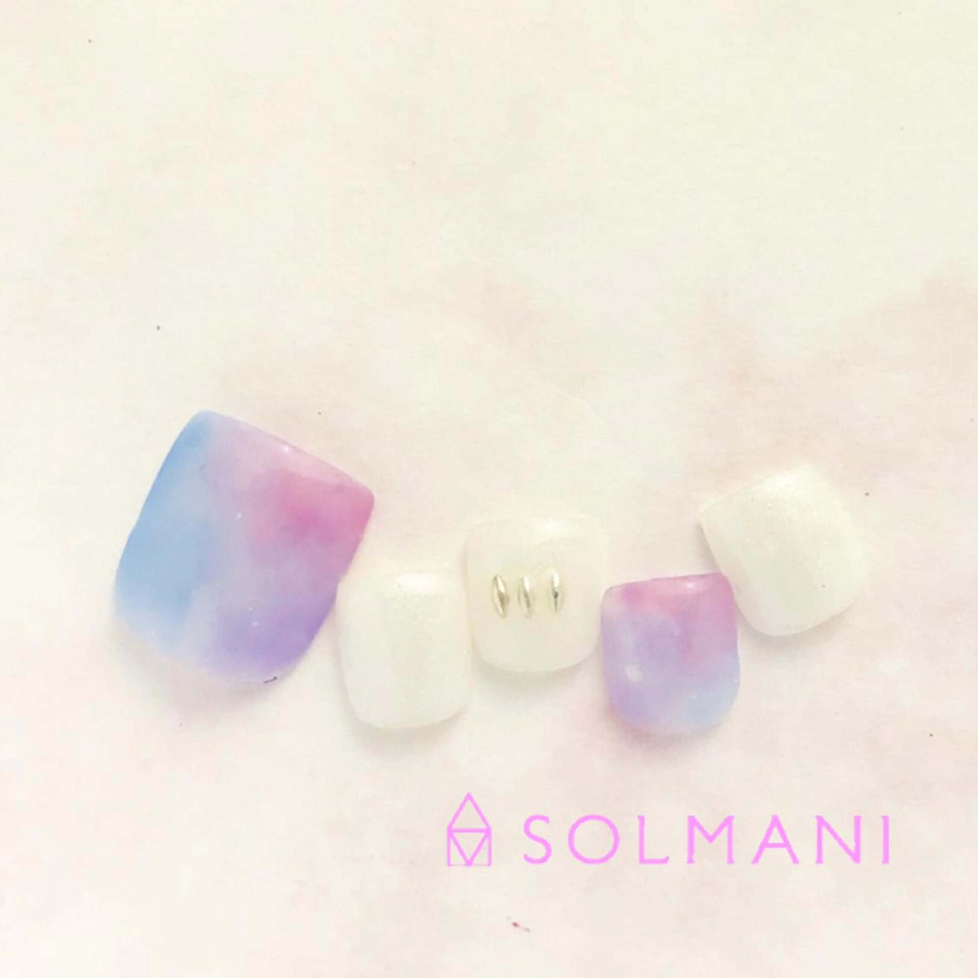 ネイル SOLMANI 予約担当のネイルデザイン