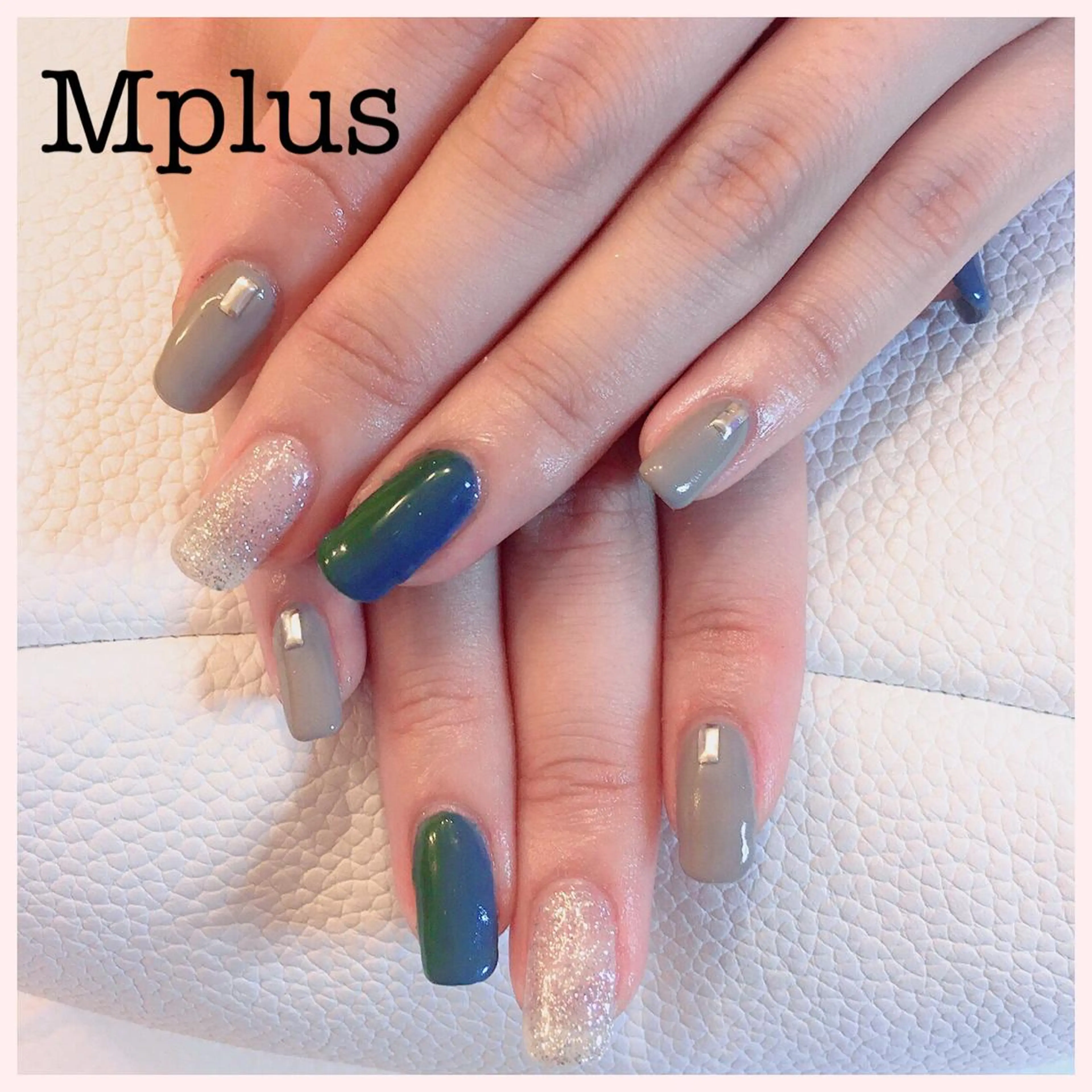 ネイル ブルー ラメ(グリッター) ワンカラーネイル シルバー Mplus miyukiのネイルデザイン
