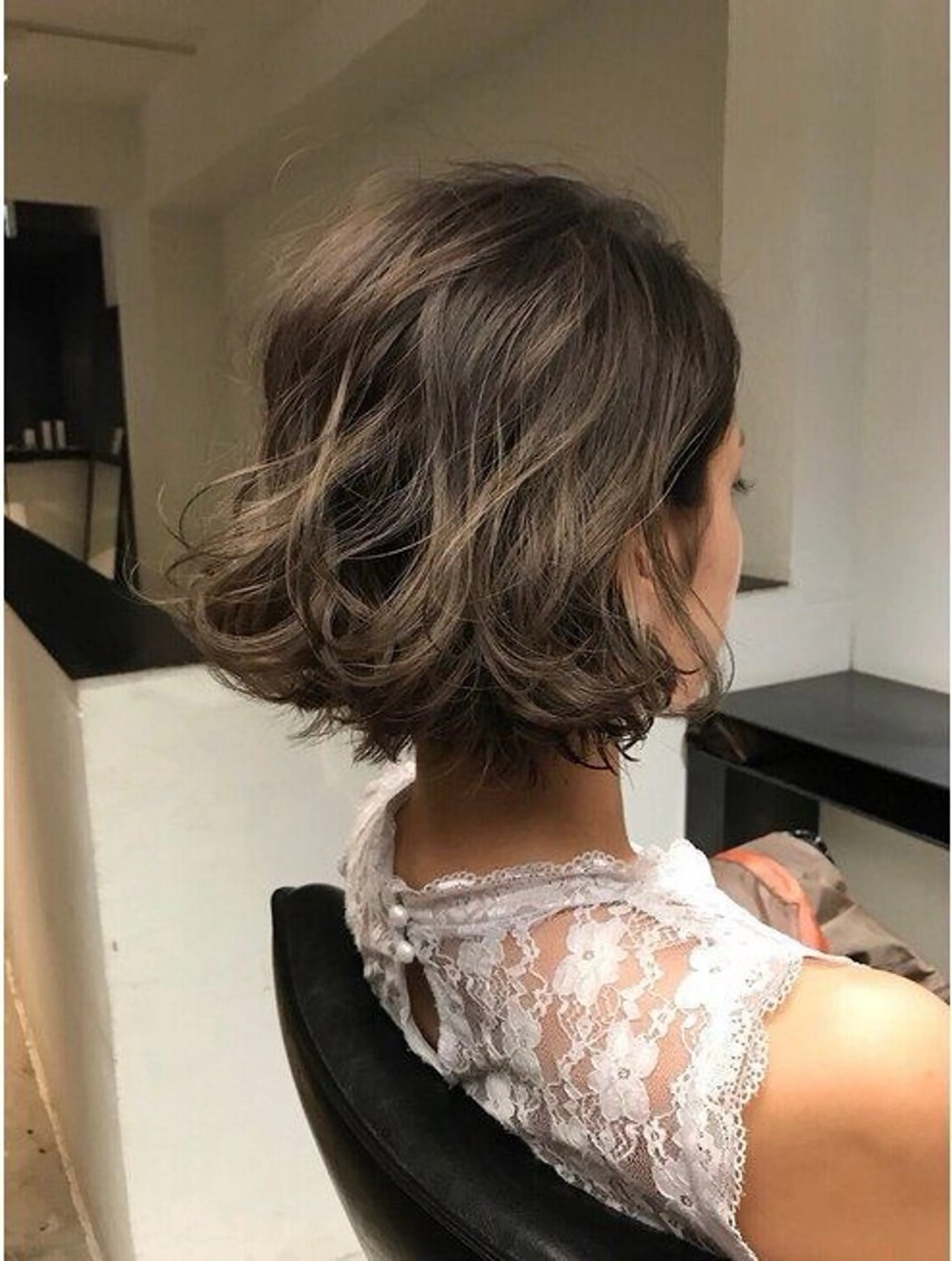 ミディアム カラー パーマ ボブ 森山 陽菜のヘアスタイル