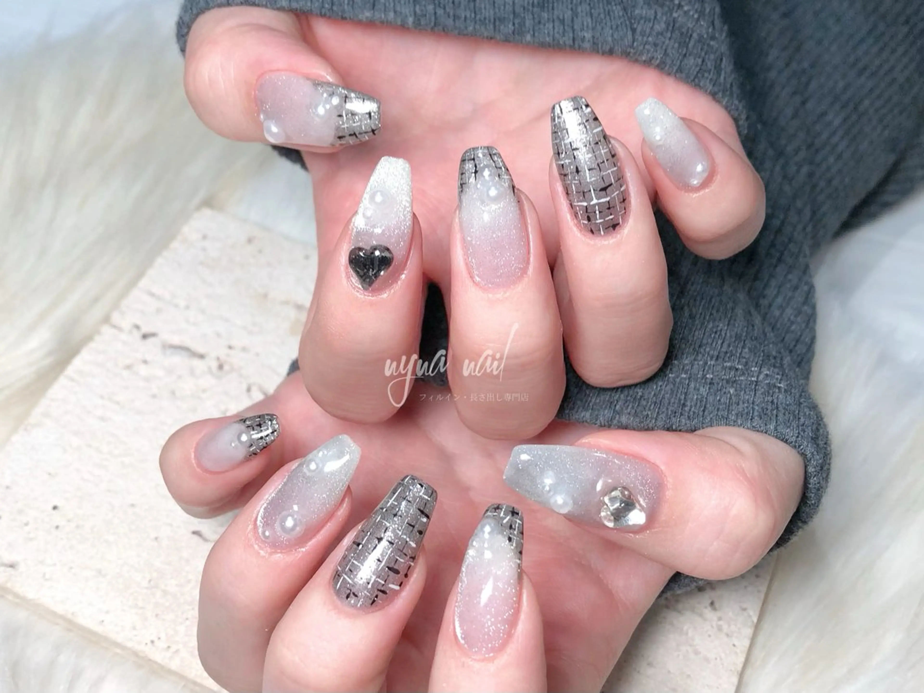 ネイル ハンドネイル 花 火のネイルデザイン