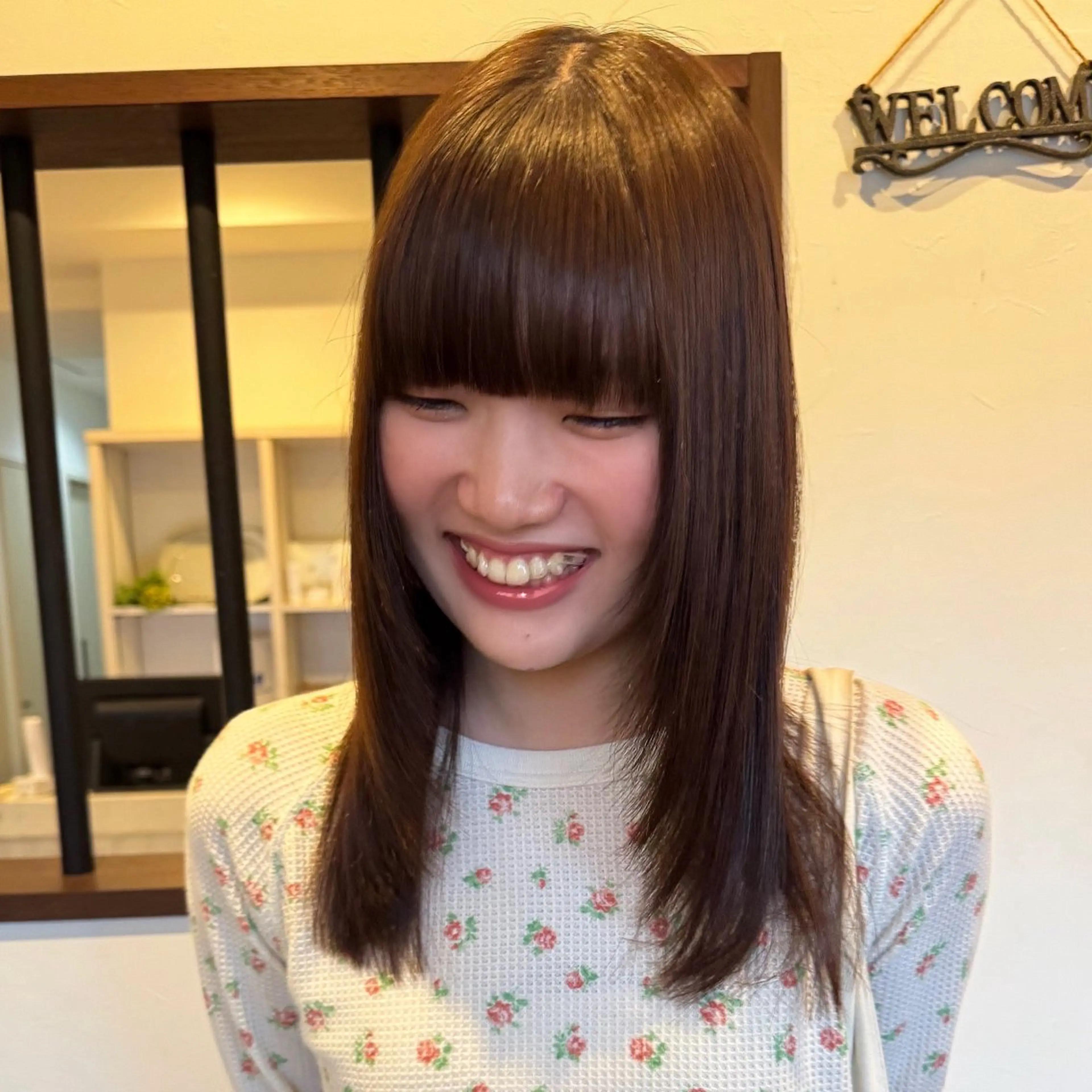 ミディアム カット 浅津 菜月のヘアスタイル
