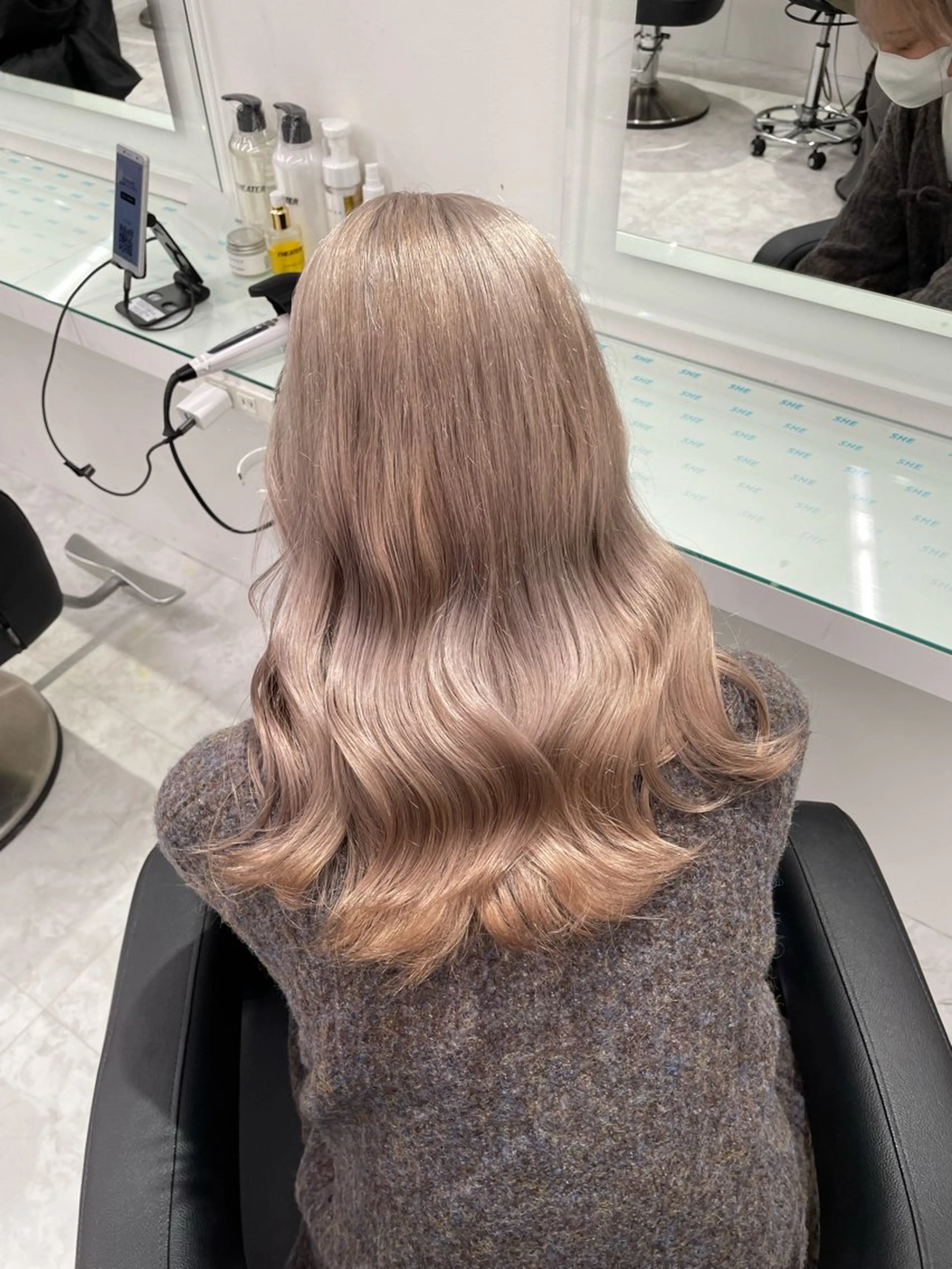 ロング カラー ヘアアレンジ ヘアカラー トリートメント ヘッドスパ ヘアセット ハイトーン艶カラー 🤍ゆうひのヘアスタイル