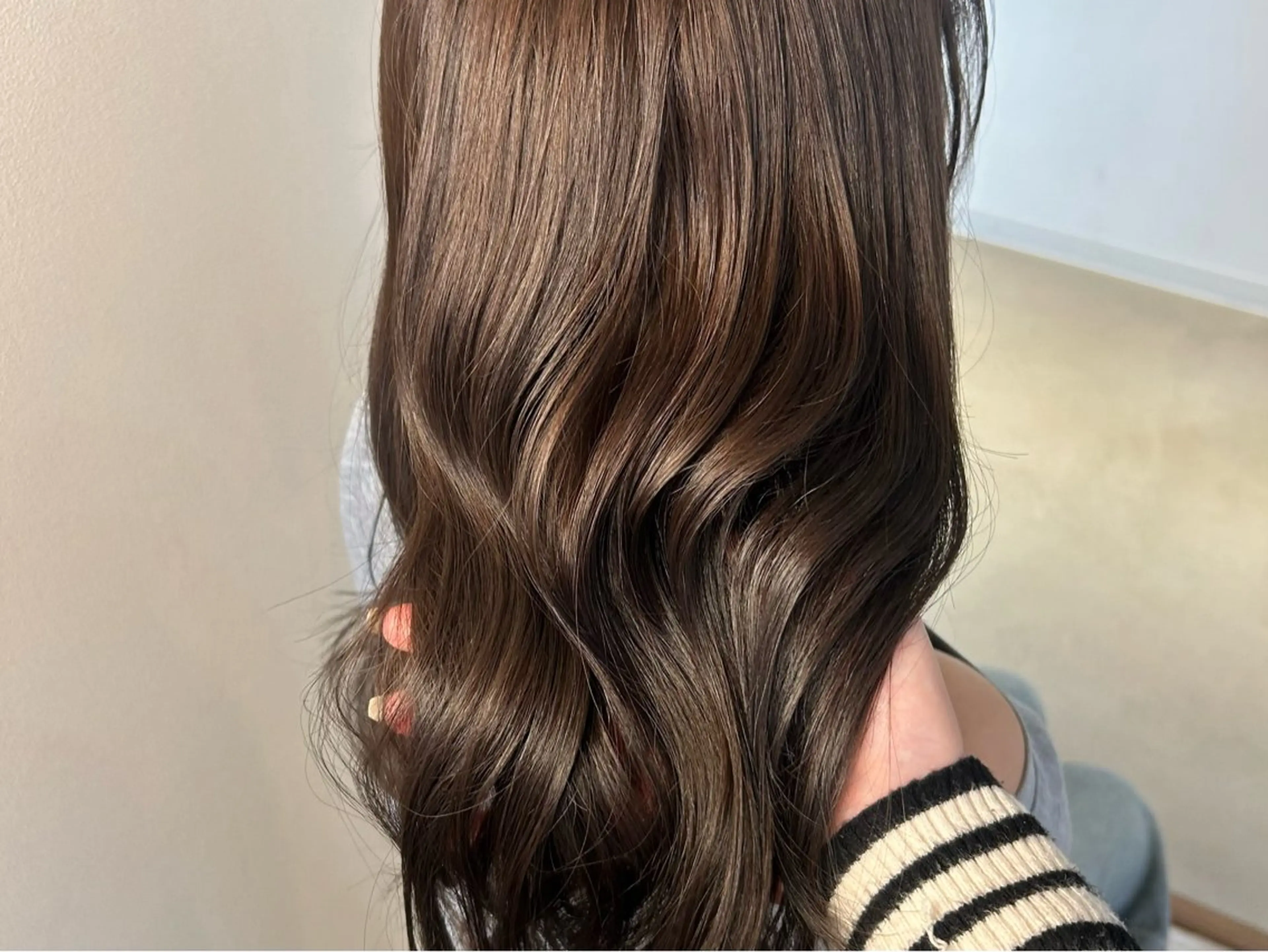 セミロング カラー ヘアカラー トリートメント shu ブラウンピンクカラーのヘアスタイル