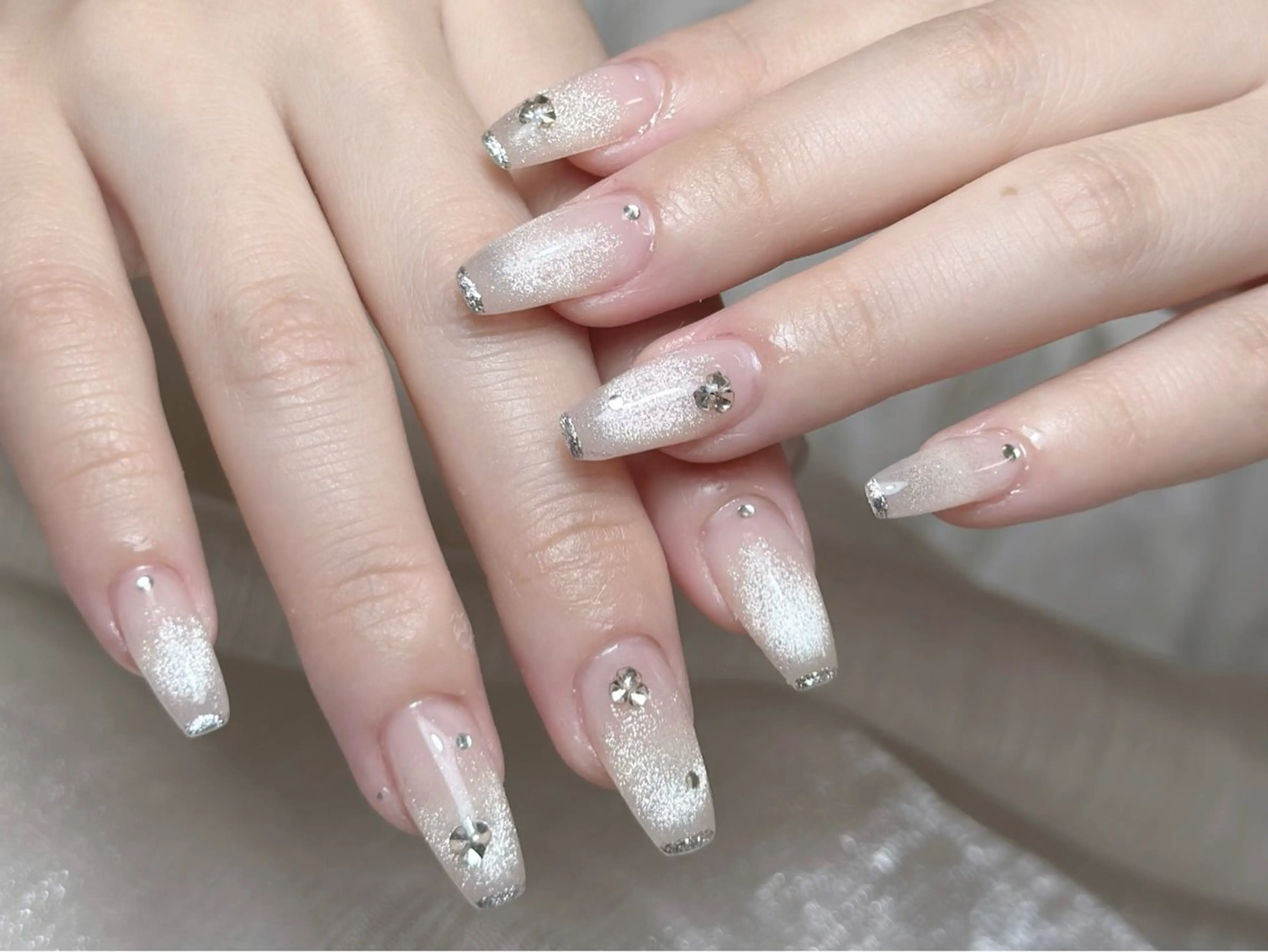 ネイル チークネイル フレンチネイル グラデーション マグネットネイル ミラーネイル ハンドネイル Trang nailのネイルデザイン