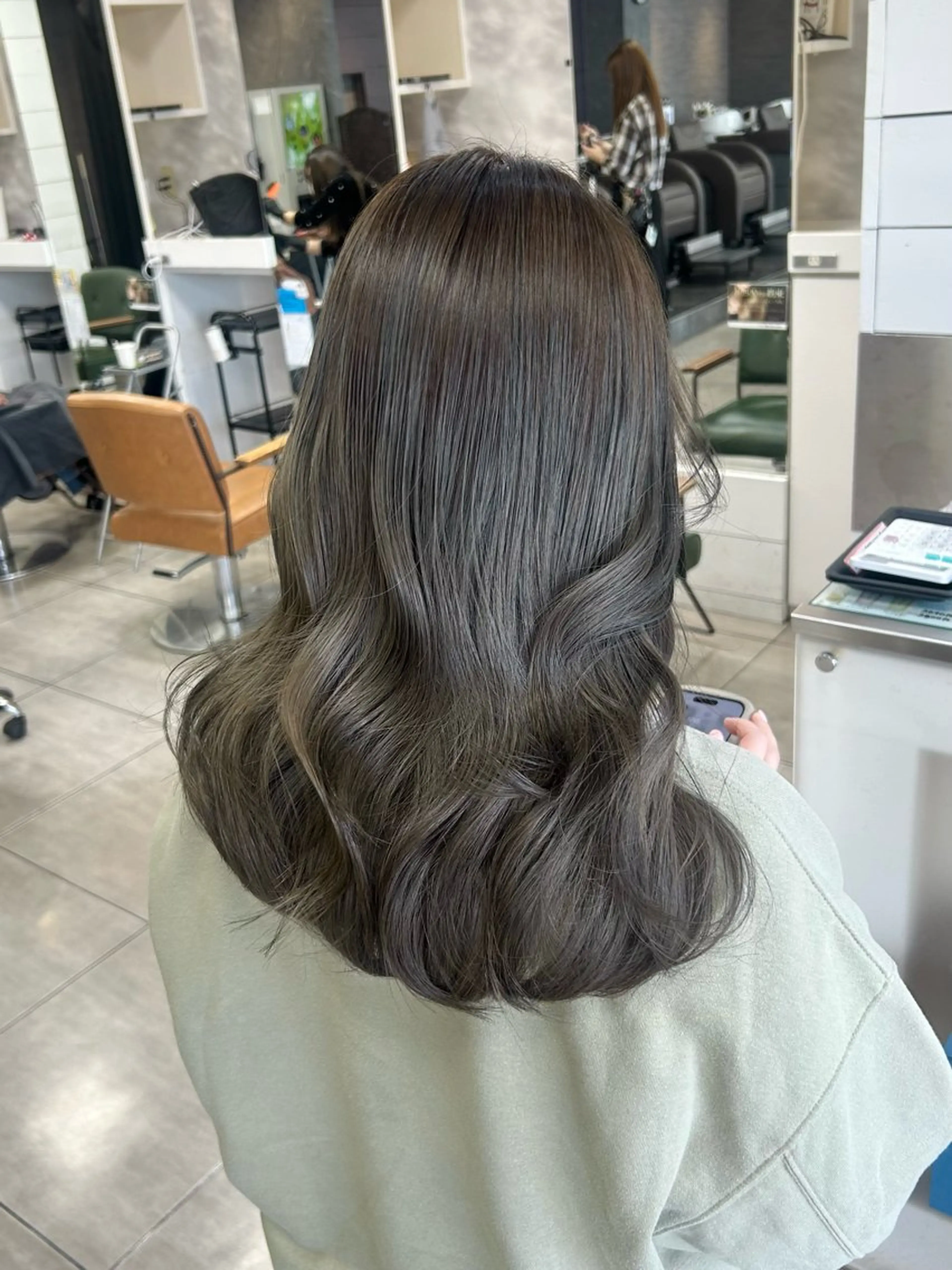セミロング カット ヘアカラー 🫧艶髪カラー🫧 森本くるみのヘアスタイル