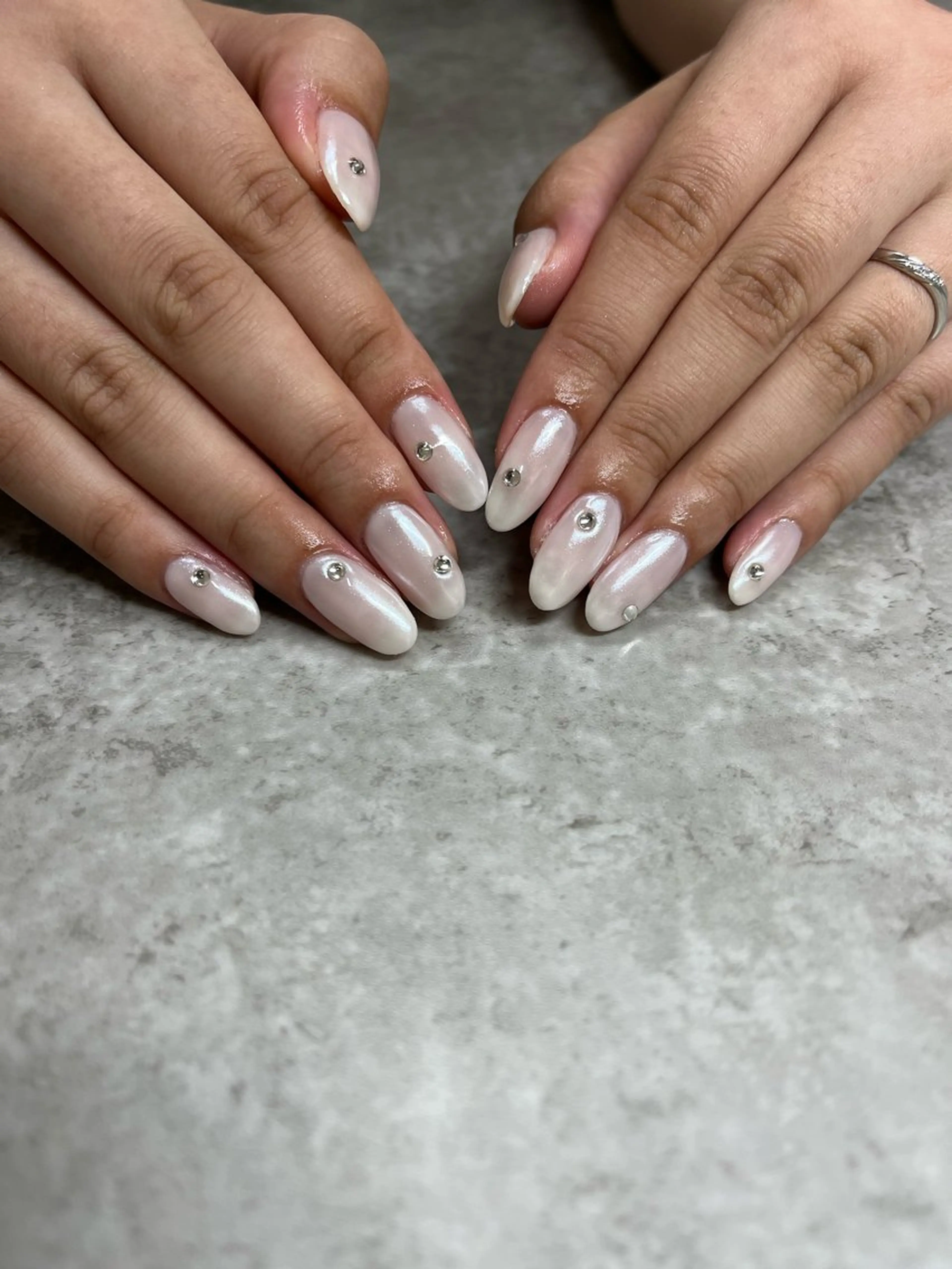 ネイル ワンカラーネイル ストーンネイル ハンドネイル nail salon Howdyのネイルデザイン