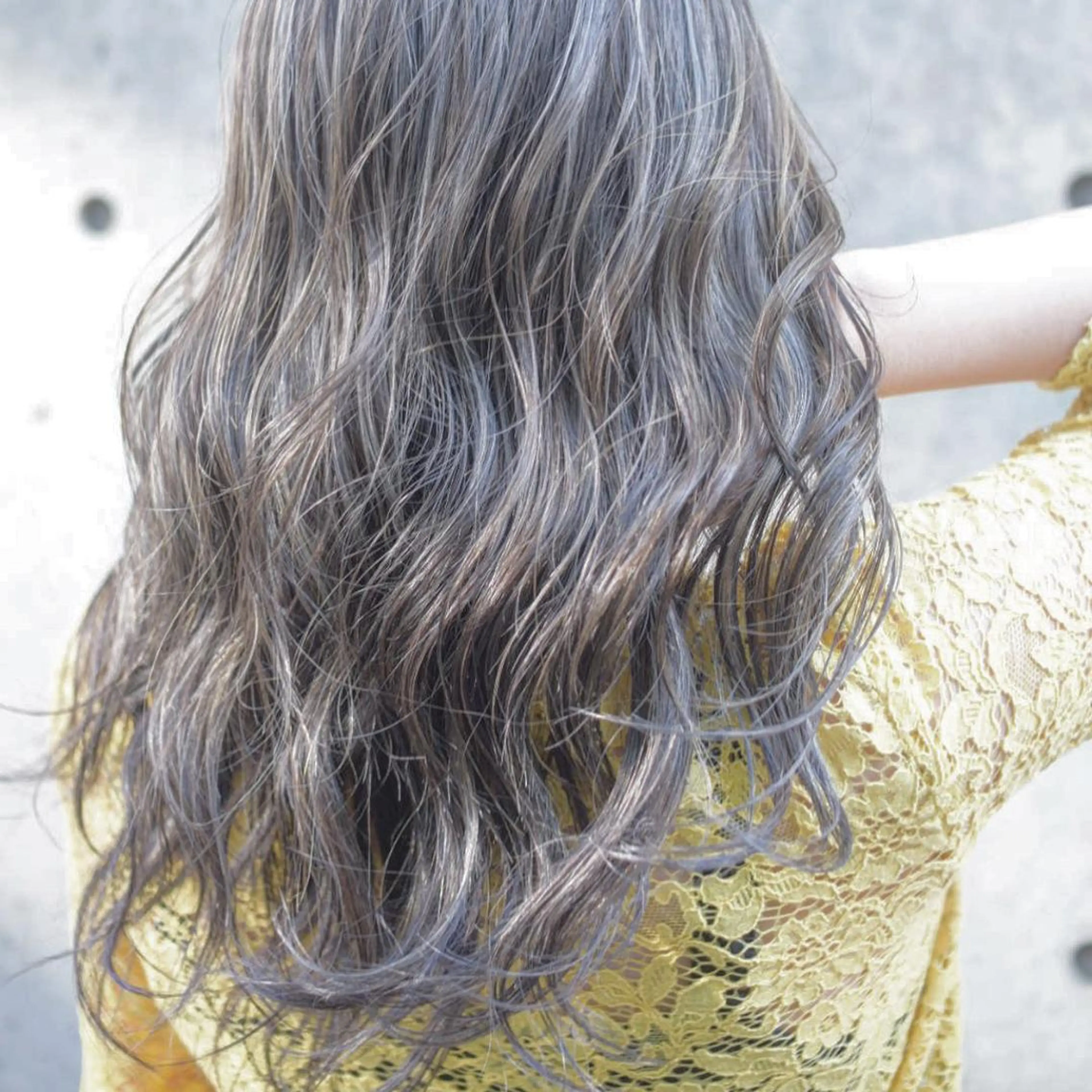 セミロング カラー ハイライトカラー ハイライト カット ハイトーンカラー RYUのヘアスタイル