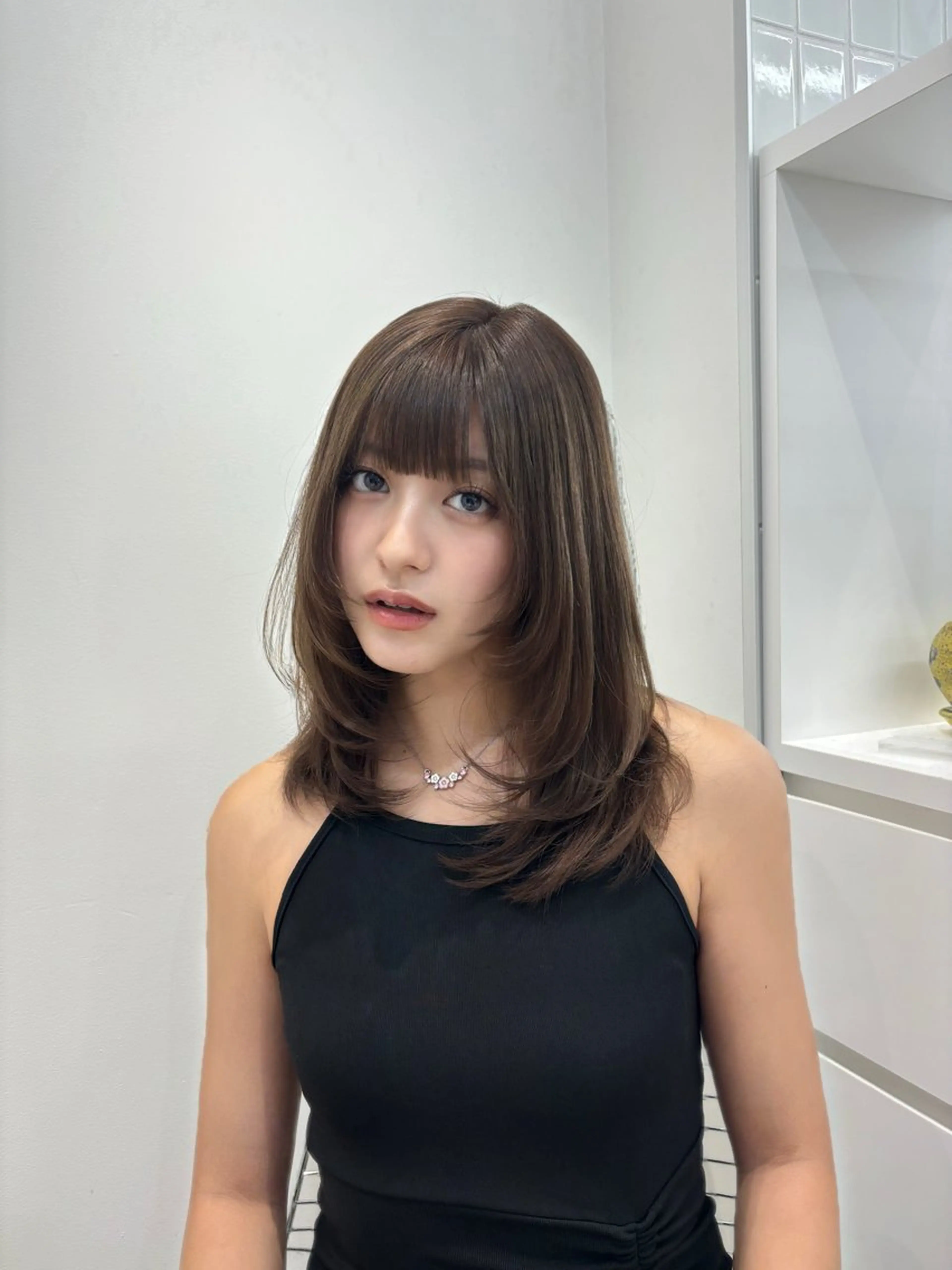 セミロング カット トリートメント emi 韓国ワンホンヘアのヘアスタイル