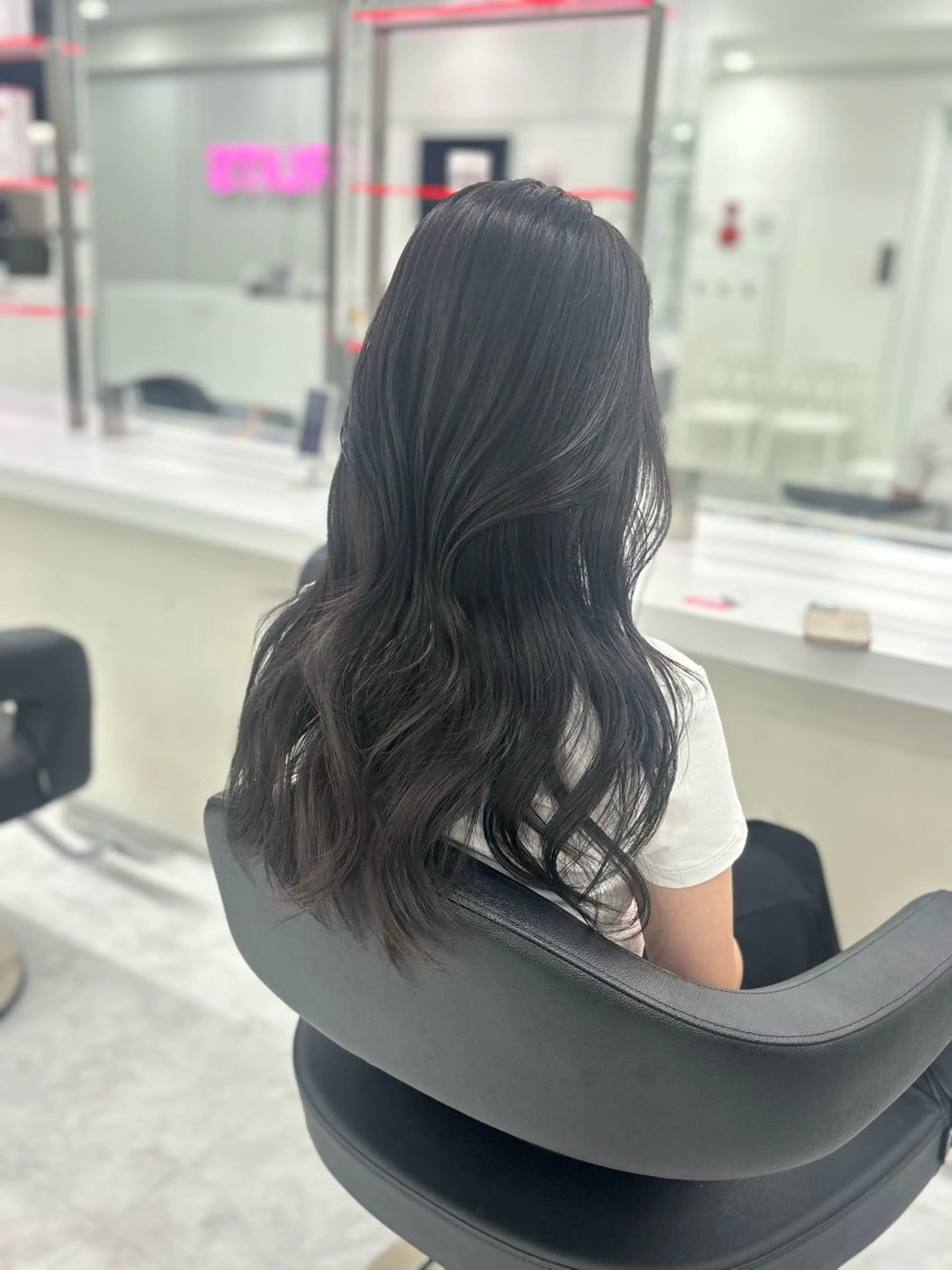 ロング 渋谷🥇透明感カラー 特化美容師のヘアスタイル