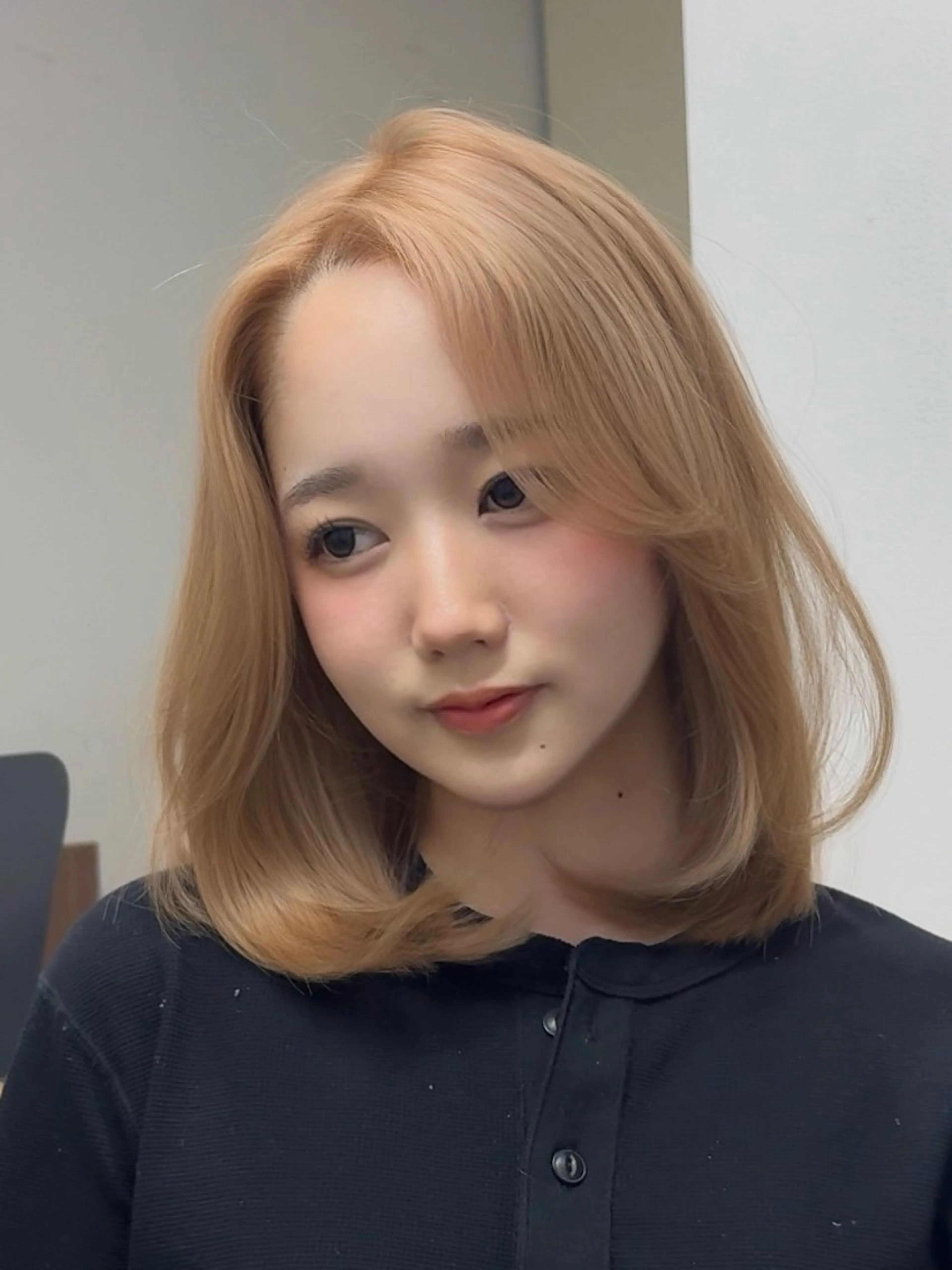 セミロング カット 野村 真白のヘアスタイル