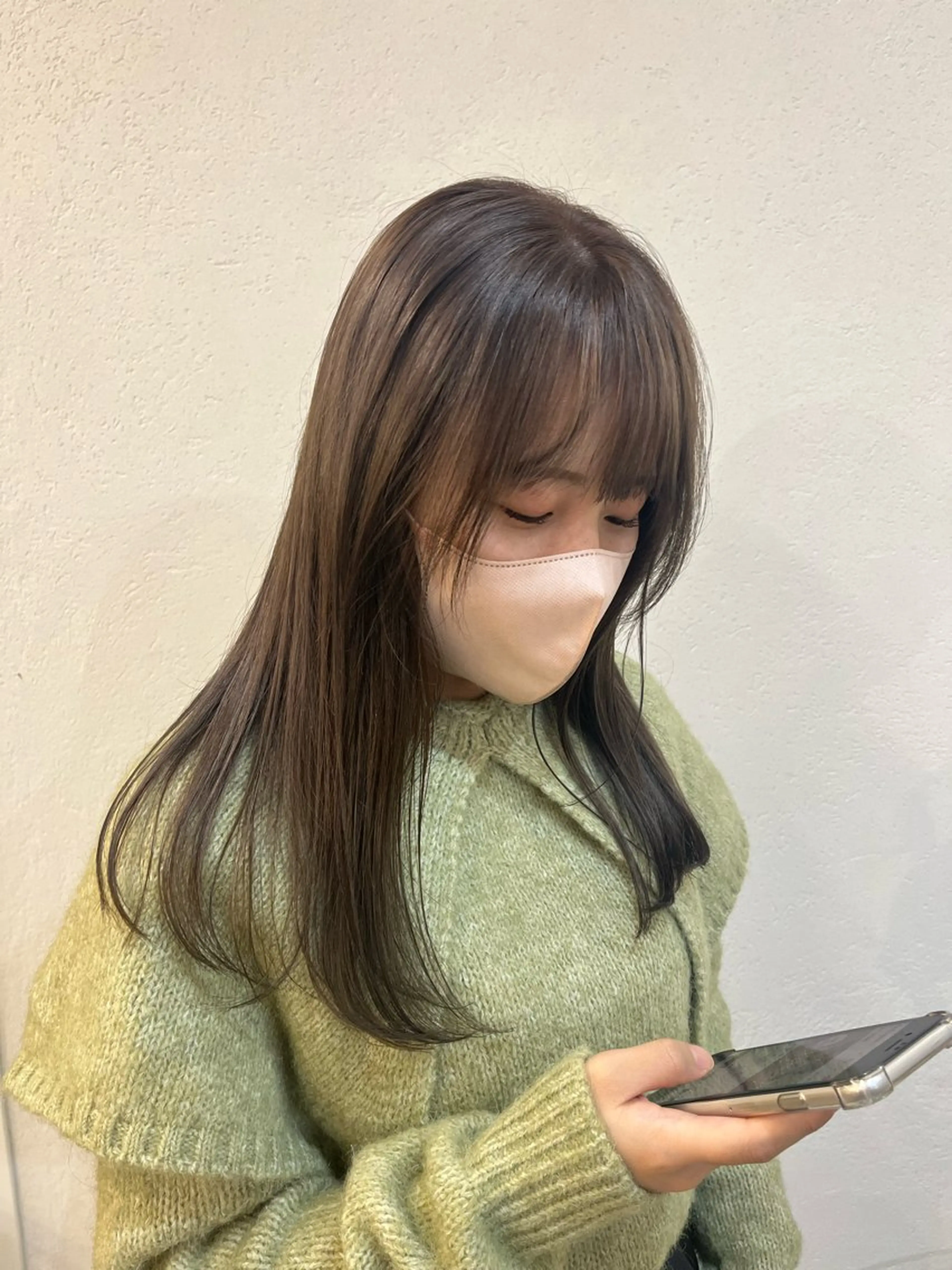 セミロング カラー ベージュカラー オリーブベージュ カット ヘアカラー kchiara所属・yura /レイヤーカットのヘアスタイル