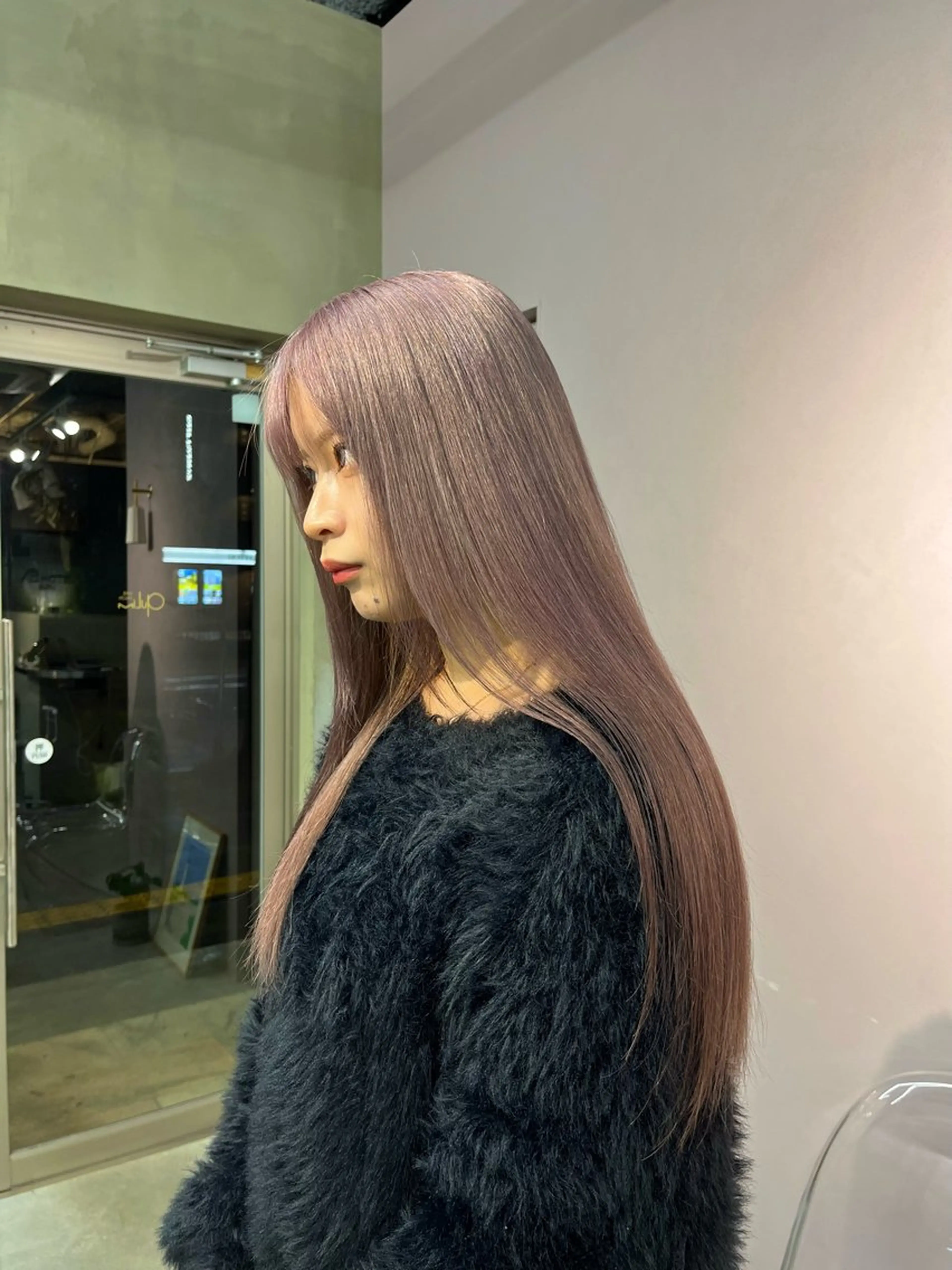 ロング カラー ベージュカラー qulim所属・櫻井 はるなのヘアスタイル