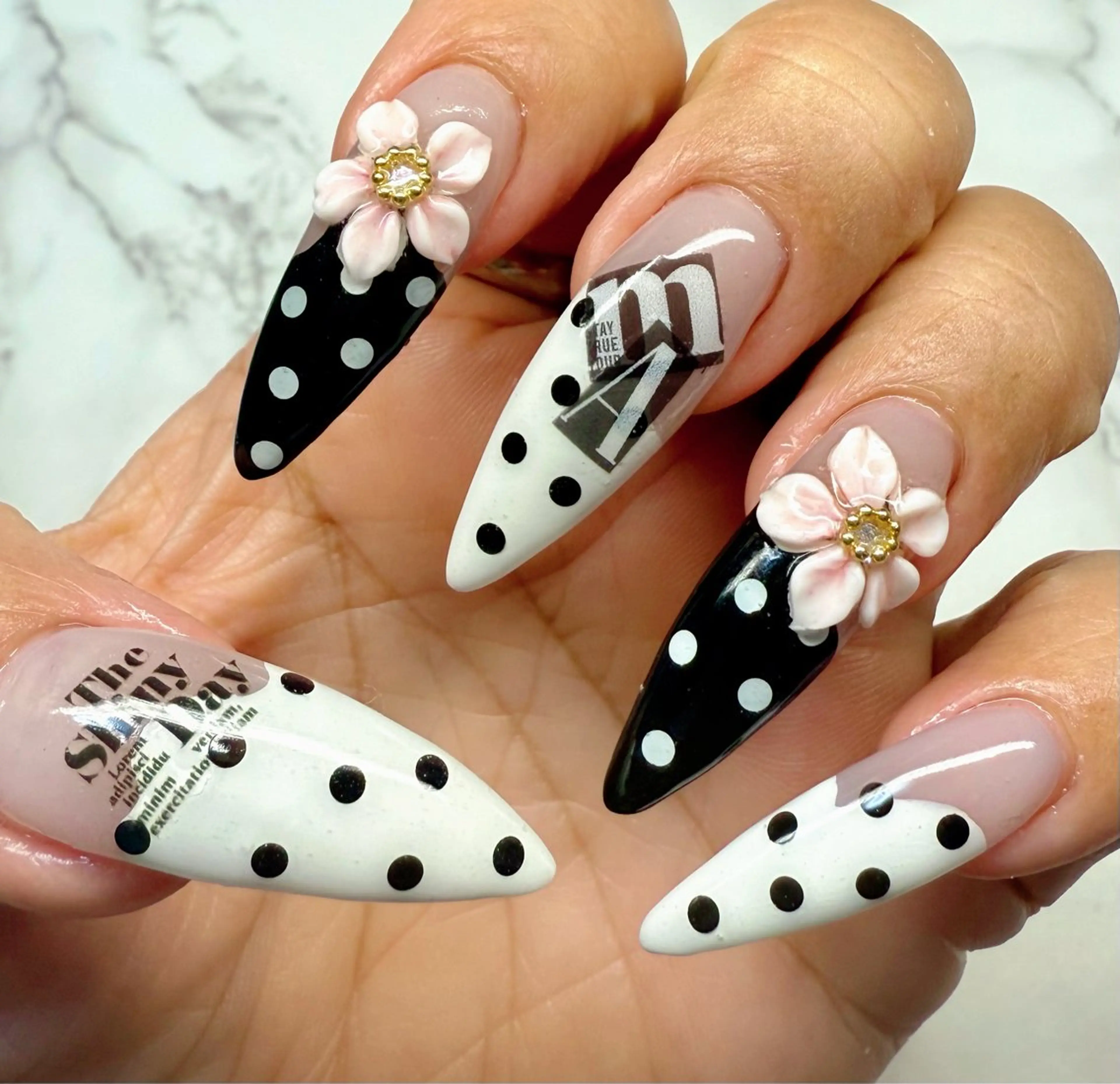 ネイル アートネイル チークネイル フレンチネイル 氷ネイル・うるうるネイル キラキラネイル M.N_ nailのネイルデザイン