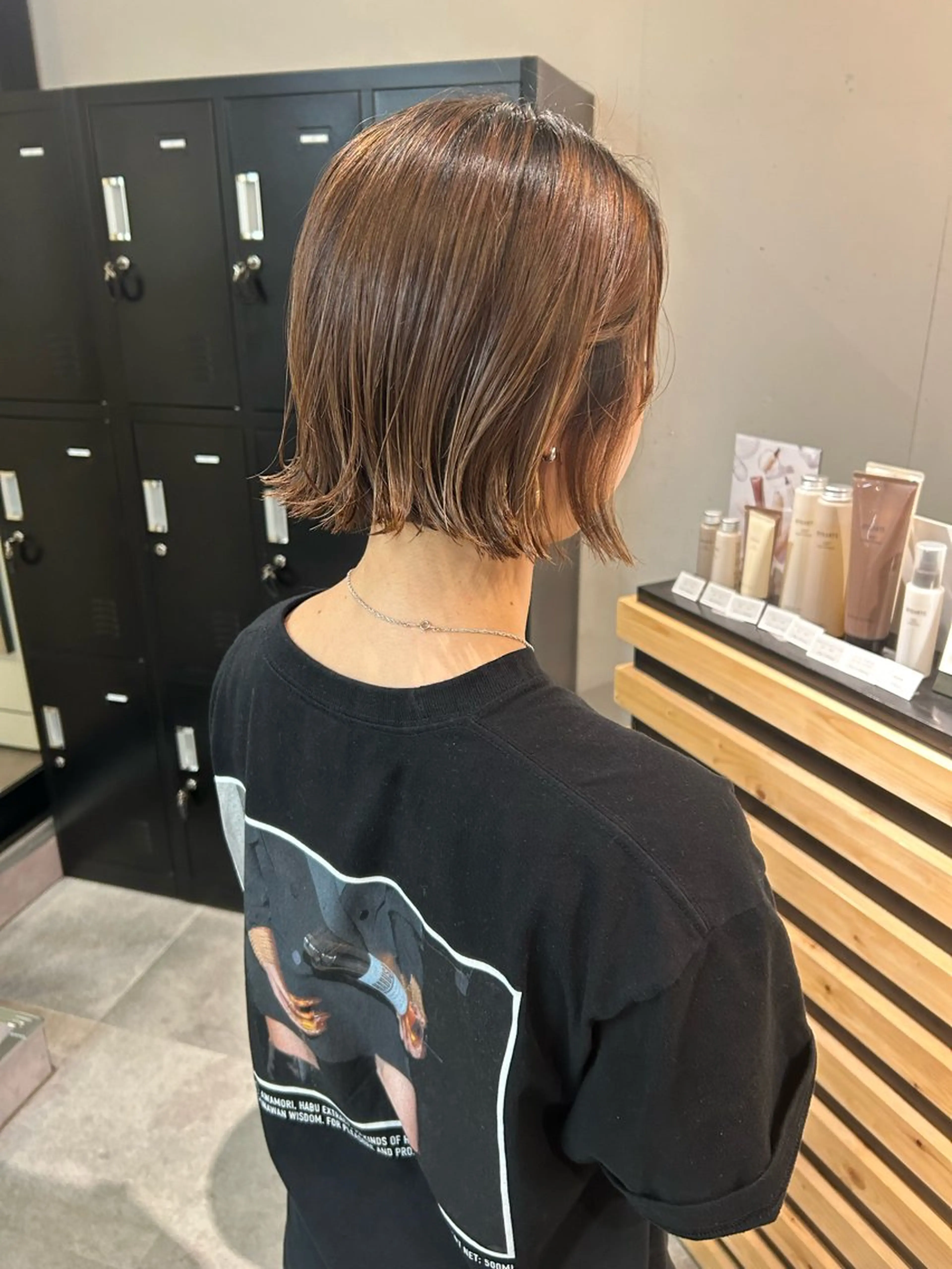 ショート カラー 前下がりボブ ボブ カット ヘアカラー トリートメント AILEE所属・ウルフカット レイヤーカット上柿のヘアスタイル