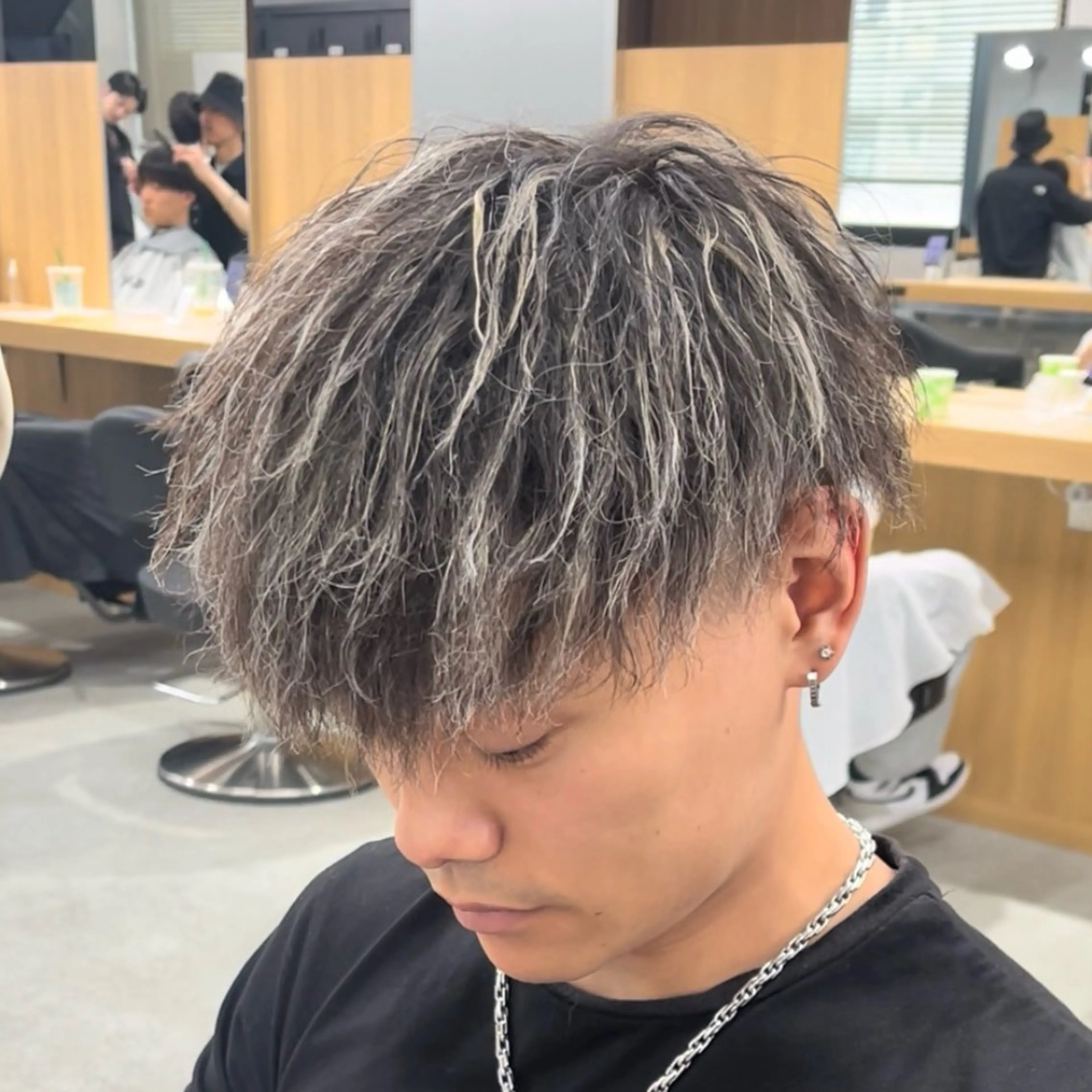 カラー パーマ メンズ カット ヘアカラー パーマ 🔥メンズカット＋パ ーマ🔥菊池一真のヘアスタイル