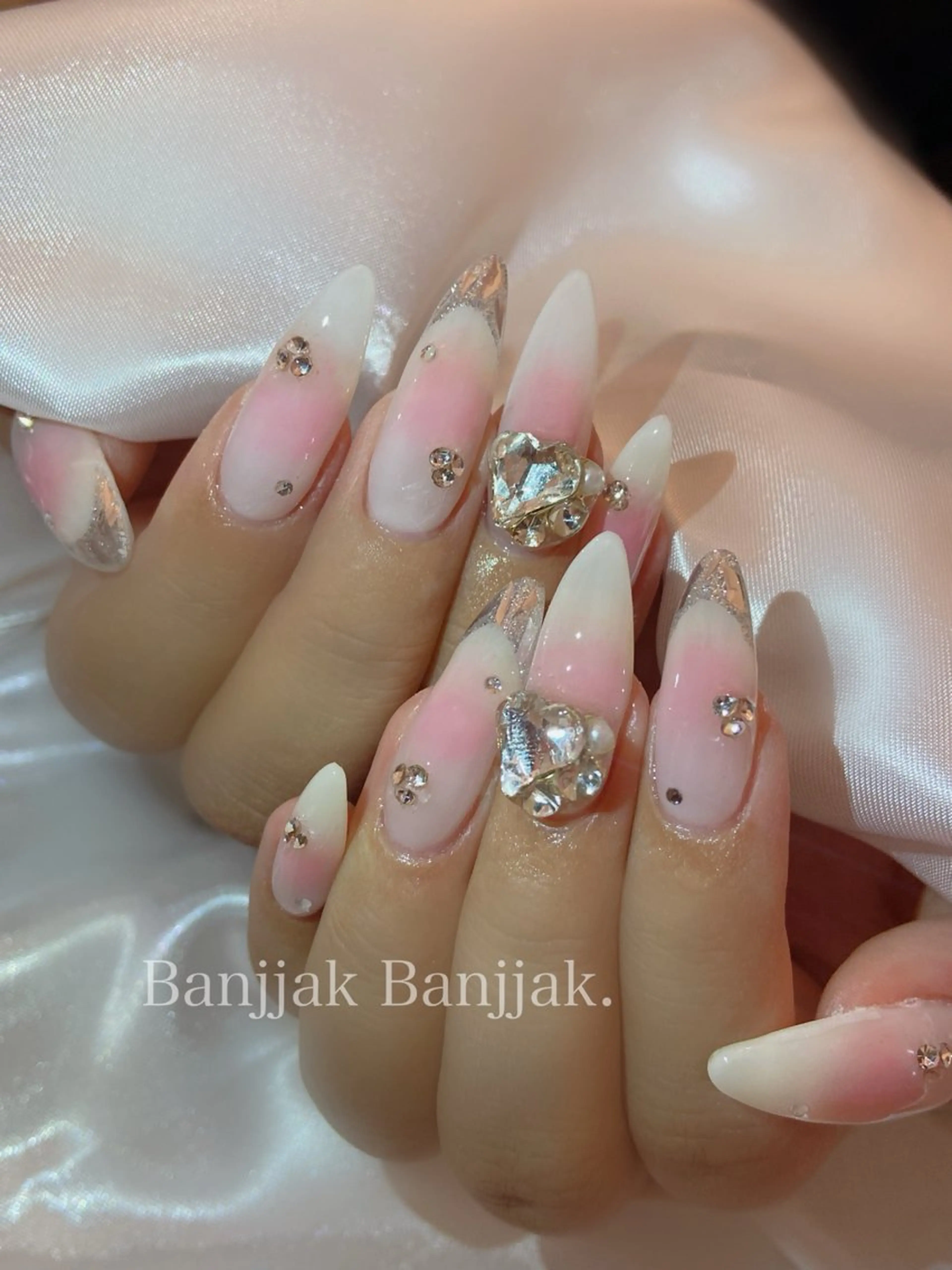 ネイル ハンドネイル パンチャパンチャ ネイルサロンのネイルデザイン