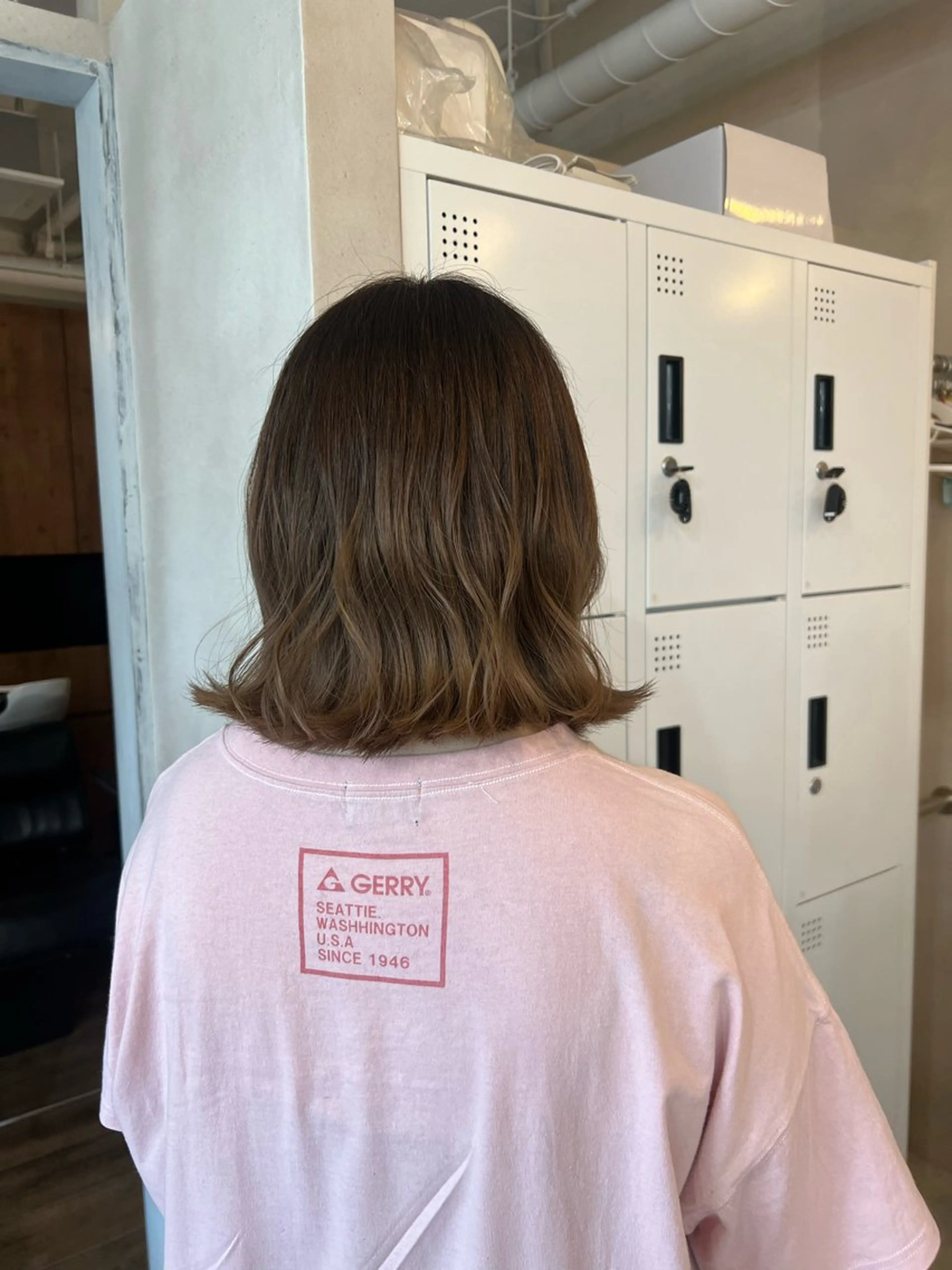 ロング ヘアカラー ブリーチカラー 🤎〰️Yuunaのヘアスタイル