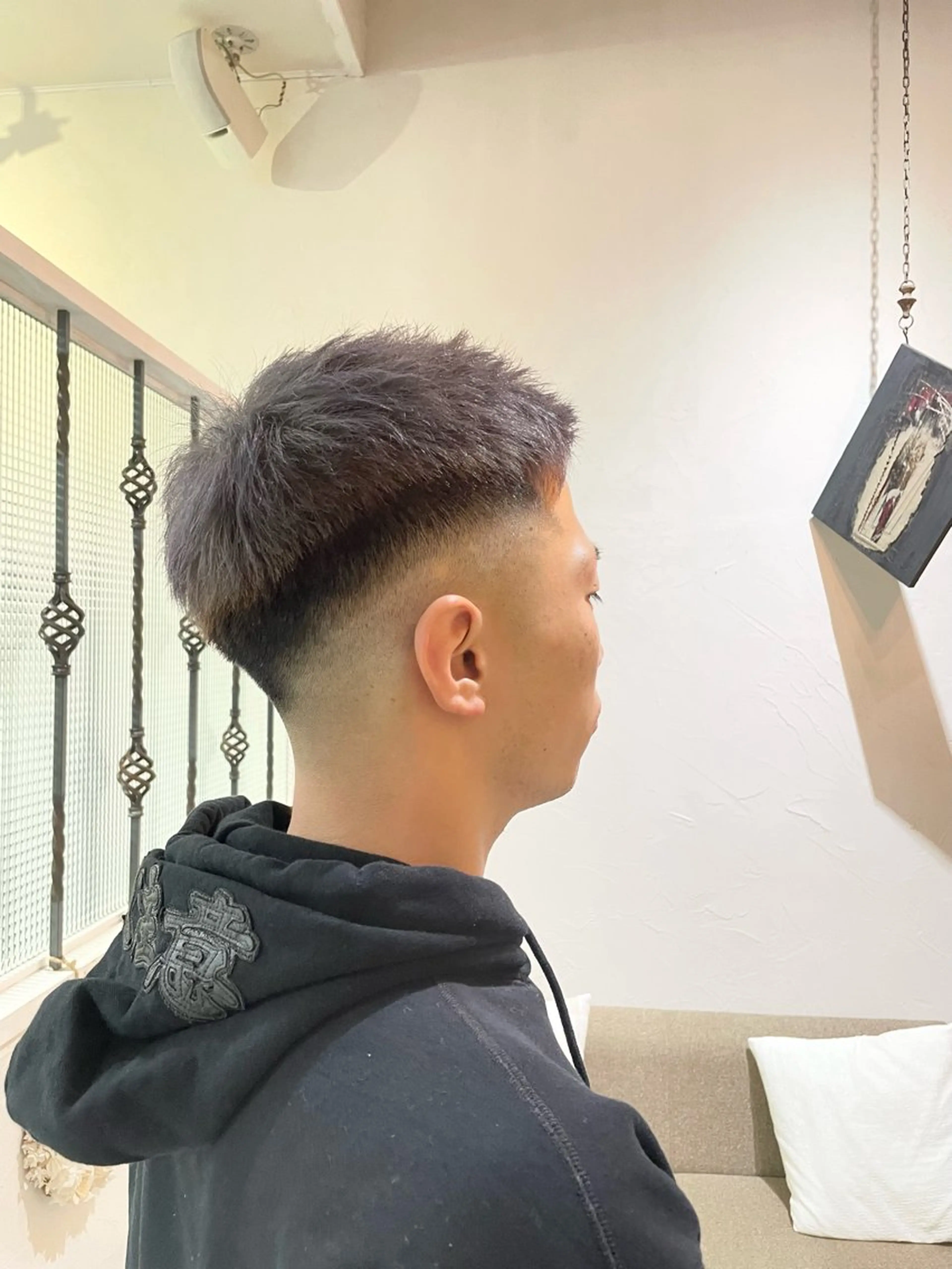 ショート カラー メンズ メンズブリーチ フェードカット メンズハイライト メンズメッシュ メンズパーマ Men's hair salon First 中百舌鳥店所属・First なかもず 店 YUKIのヘアスタイル